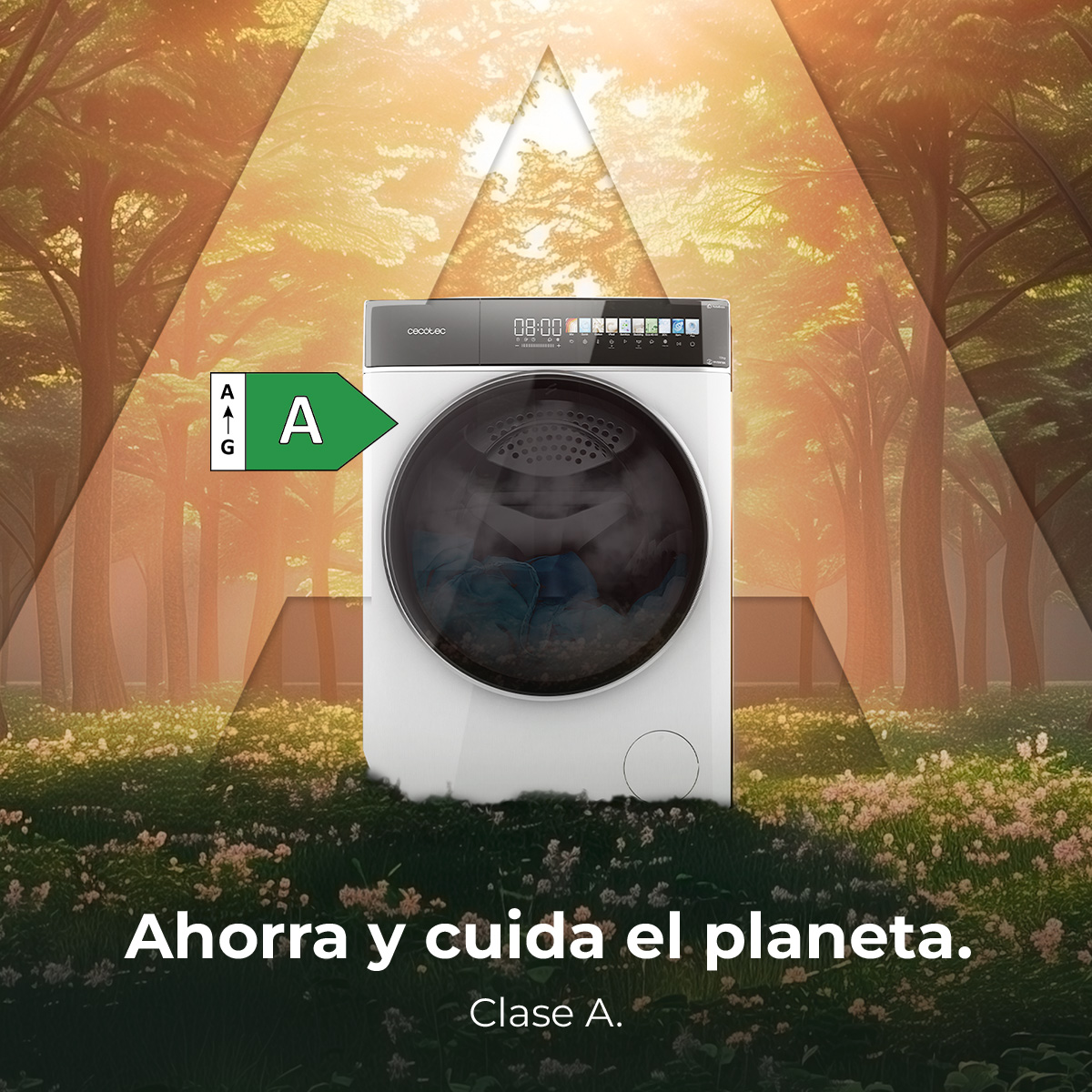 Una lavatrice in un ambiente forestale. La macchina ha una classe energetica A. Testo: Risparmia e prenditi cura del pianeta. Classe A.