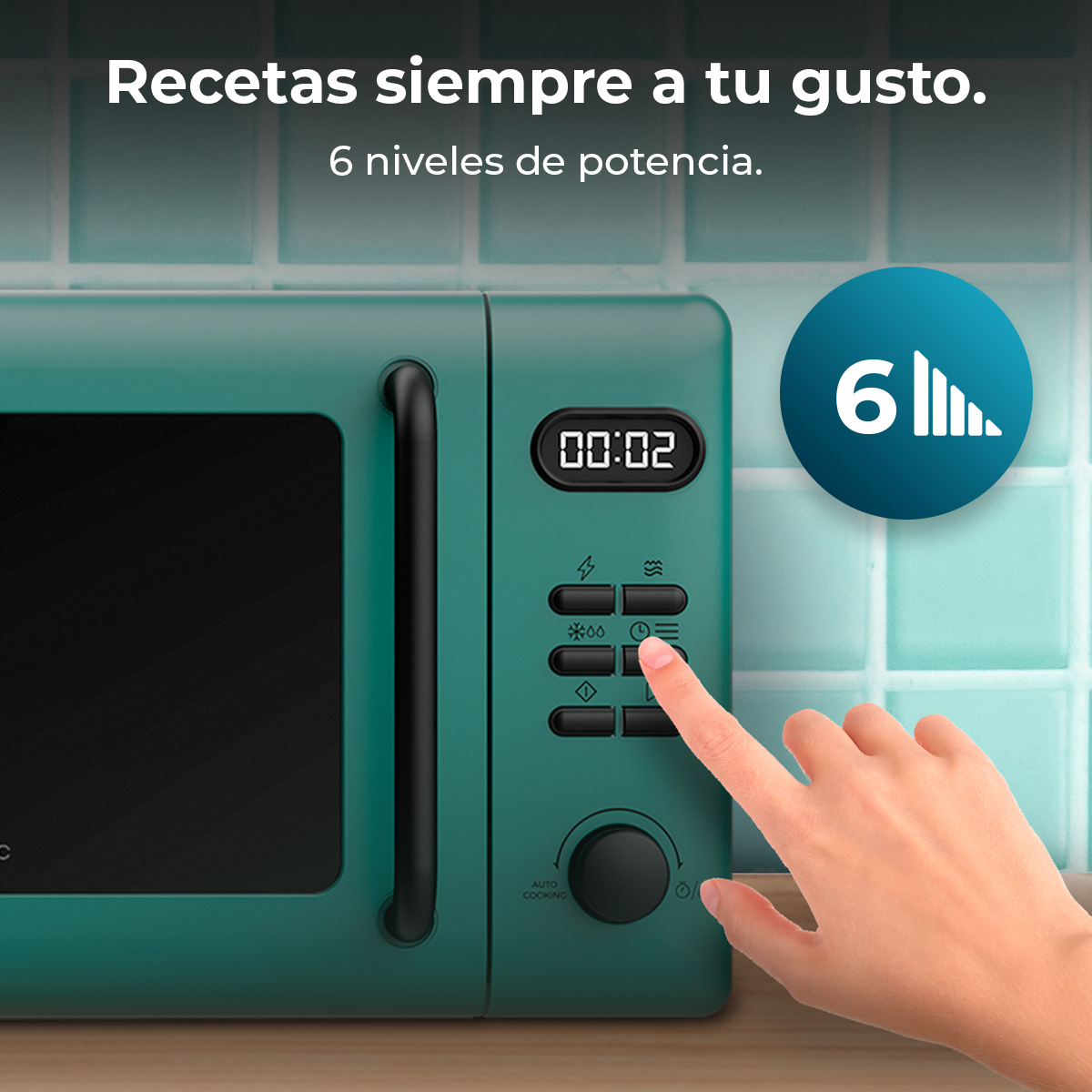 Un forno a microonde verde. Una mano preme un pulsante. Il timer mostra 00:02. Il testo dice 'Recetas siempre a tu gusto'.
