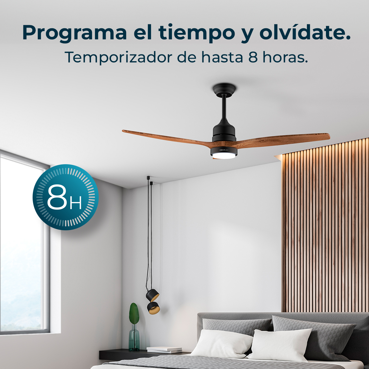 Schlafzimmer mit Deckenventilator. Text: 'Programmiere die Zeit und vergiss es'. Ein 8-Stunden-Timer wird hervorgehoben.