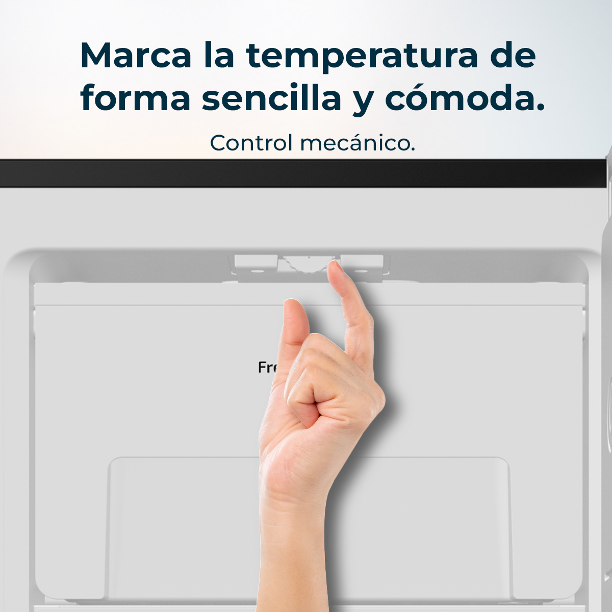 Una mano indica un pannello di controllo bianco del frigorifero. Il testo in alto dice: "Contrassegna la temperatura in modo facile e comodo".