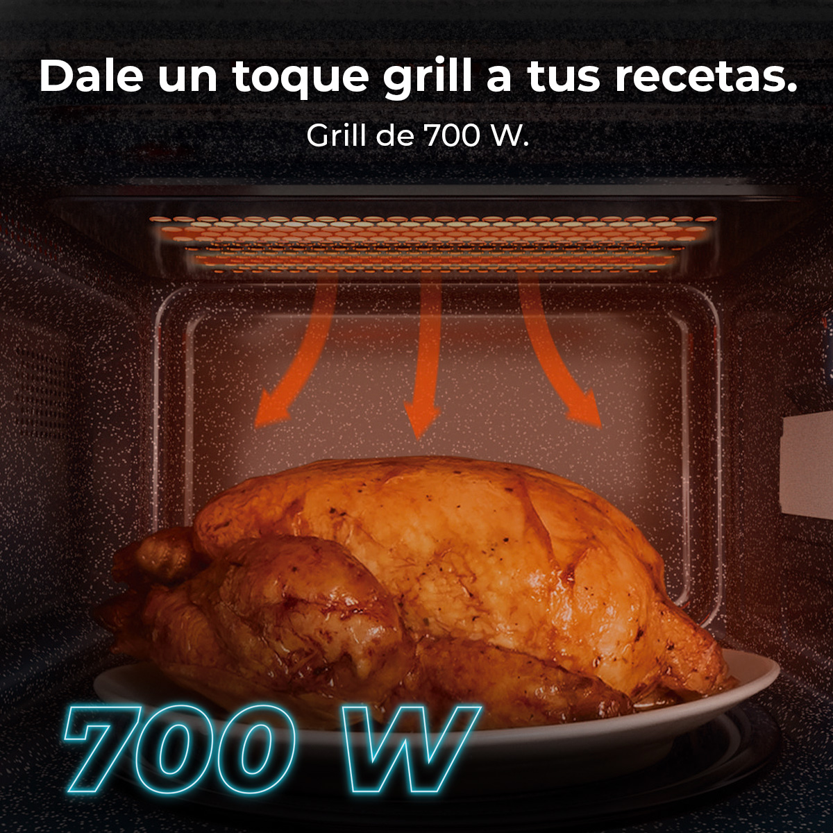 Un pollo asado dentro de un microondas. Flechas naranjas indican calor. El texto dice: 'Grill de 700 W.' y '700 W'.