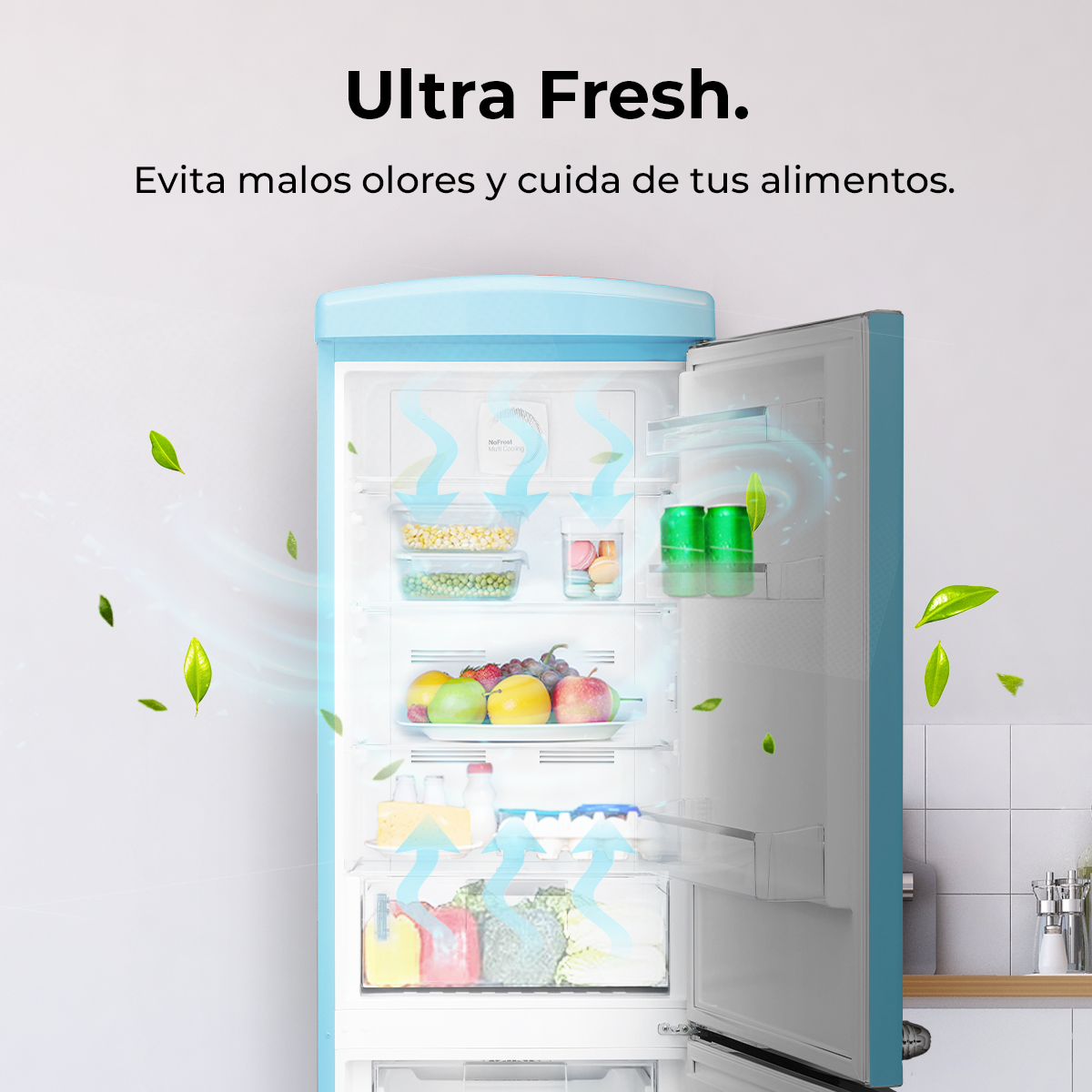 Otwarta lodówka z jedzeniem w środku. Zawiera owoce, warzywa i napoje. Tekst u góry brzmi 'Ultra Fresh'.