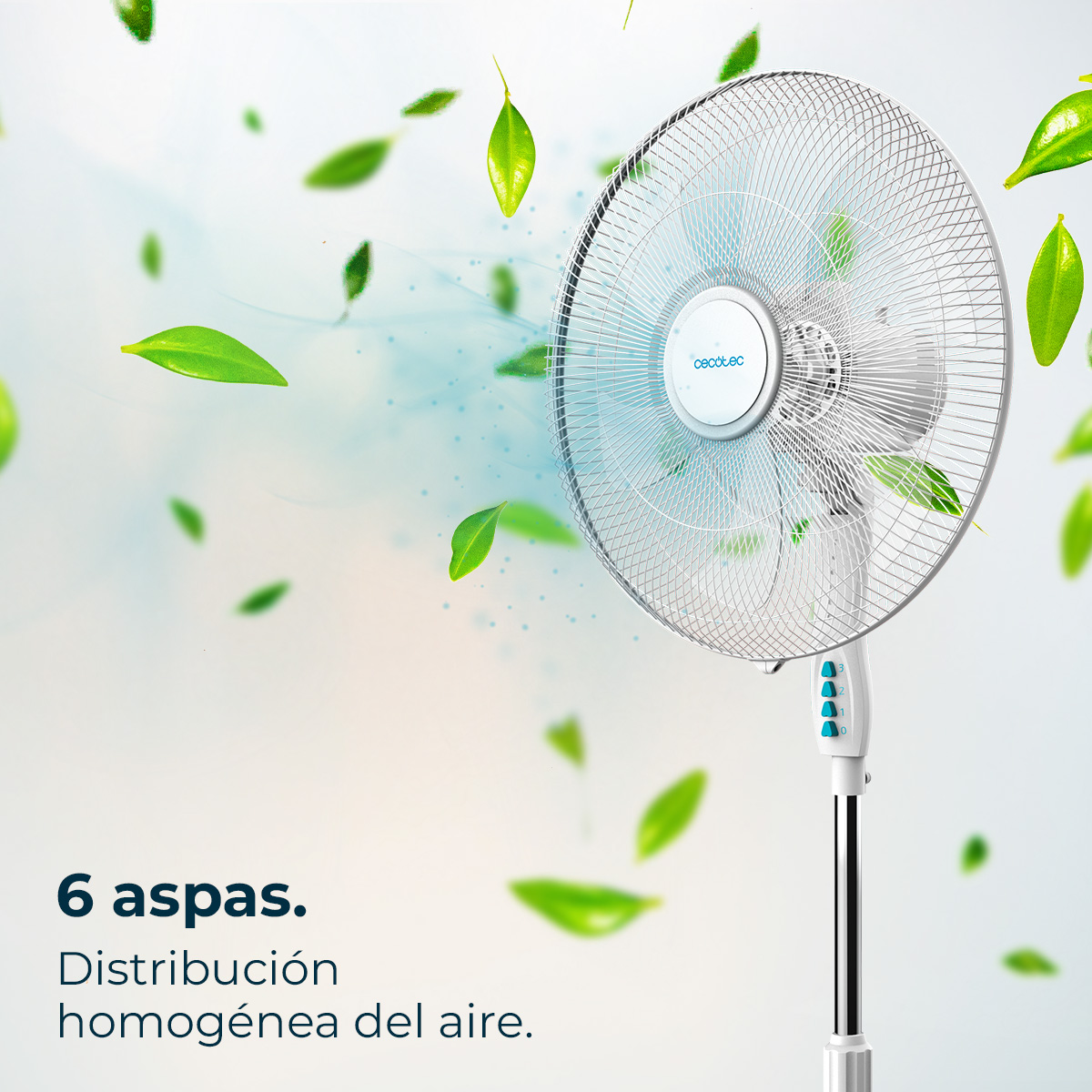 Biały wentylator stojący z osłoną. Zielone liście unoszą się wokół. Hiszpański tekst: '6 łopatek, jednorodny rozkład powietrza'.