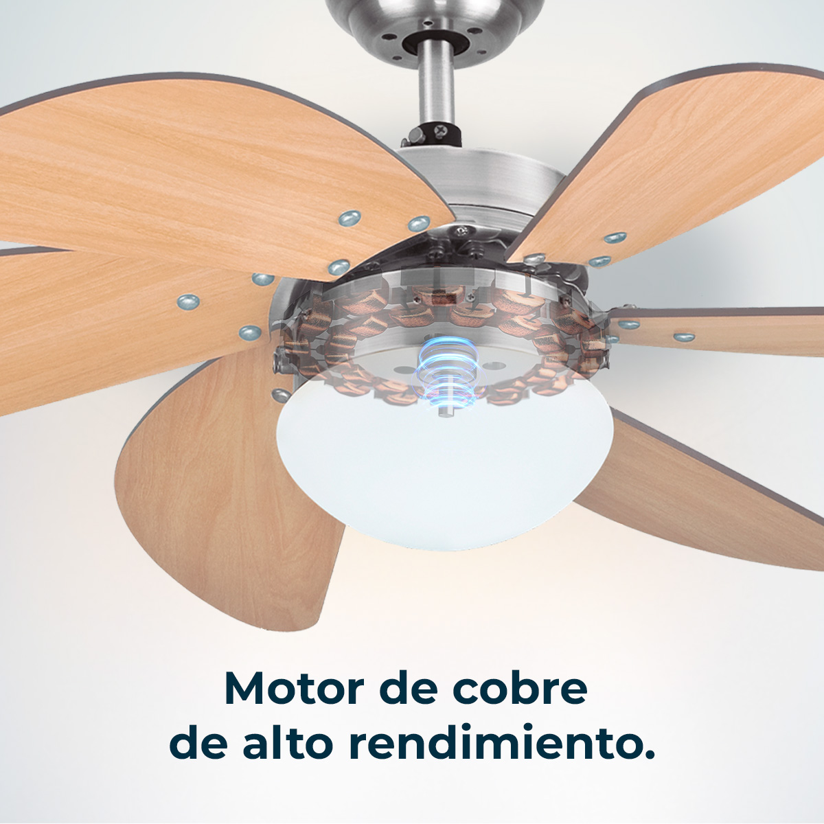 Wentylator sufitowy z drewnianymi łopatkami i lampą. Widoczny silnik, tekst poniżej: 'wysokowydajny silnik miedziany'.