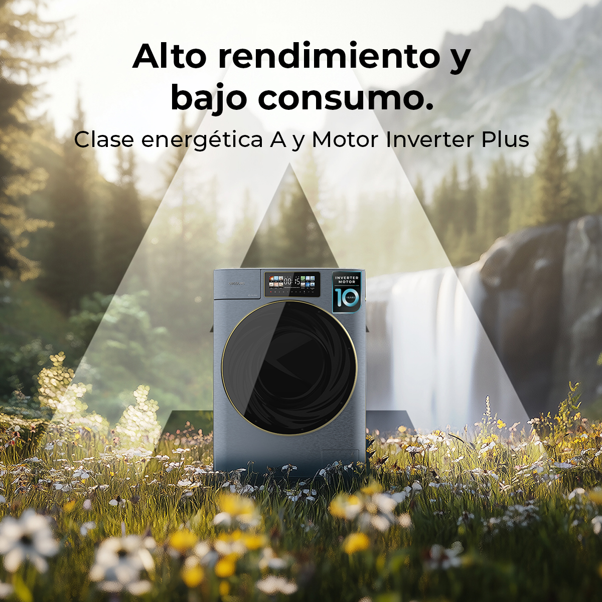 Una lavatrice in un campo fiorito, una cascata sullo sfondo e testo sull'efficienza energetica.