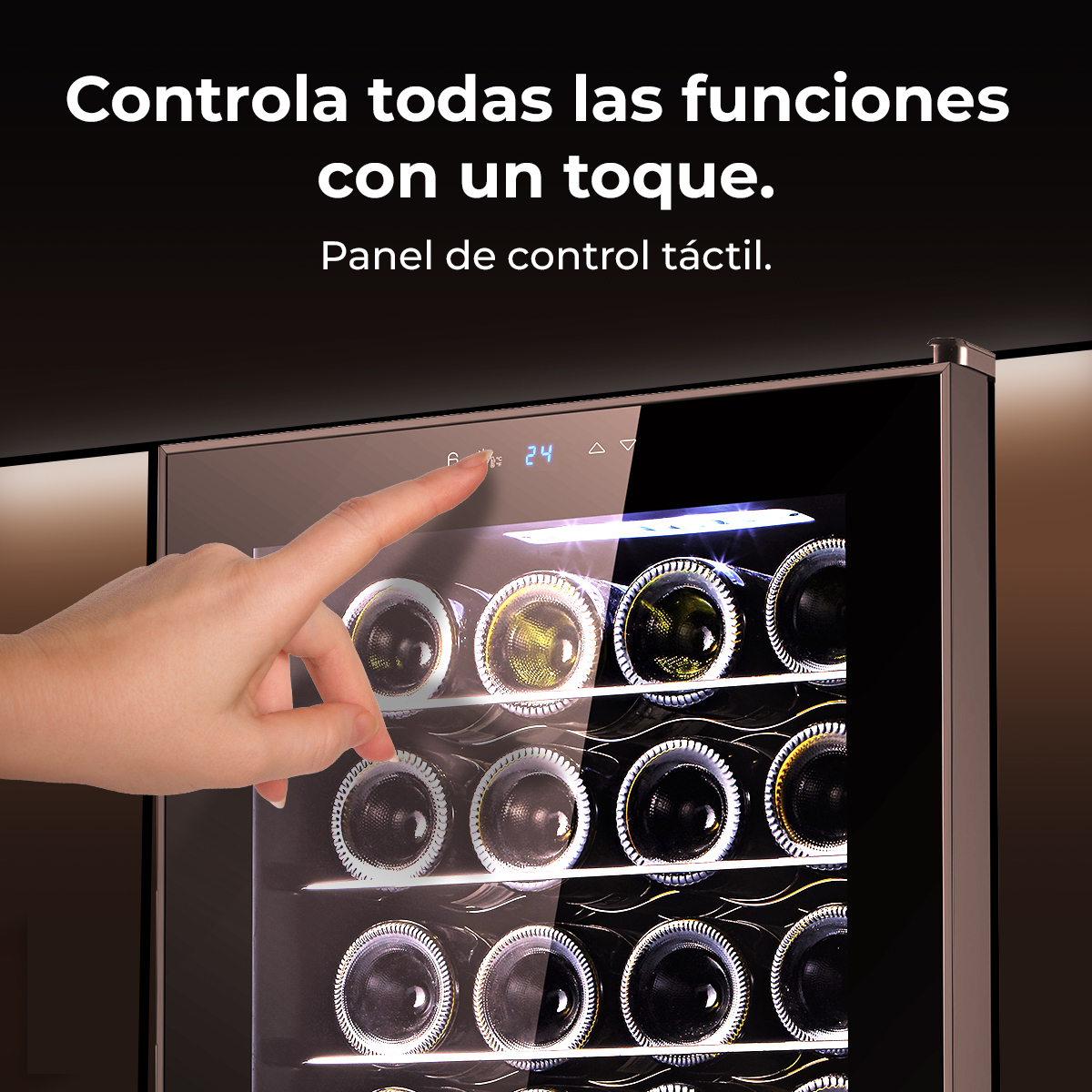 Una mano toca la pantalla táctil de una vinoteca. Muestra botellas de vino dentro. El texto superior dice: 'Controla todas las funciones con un toque'.