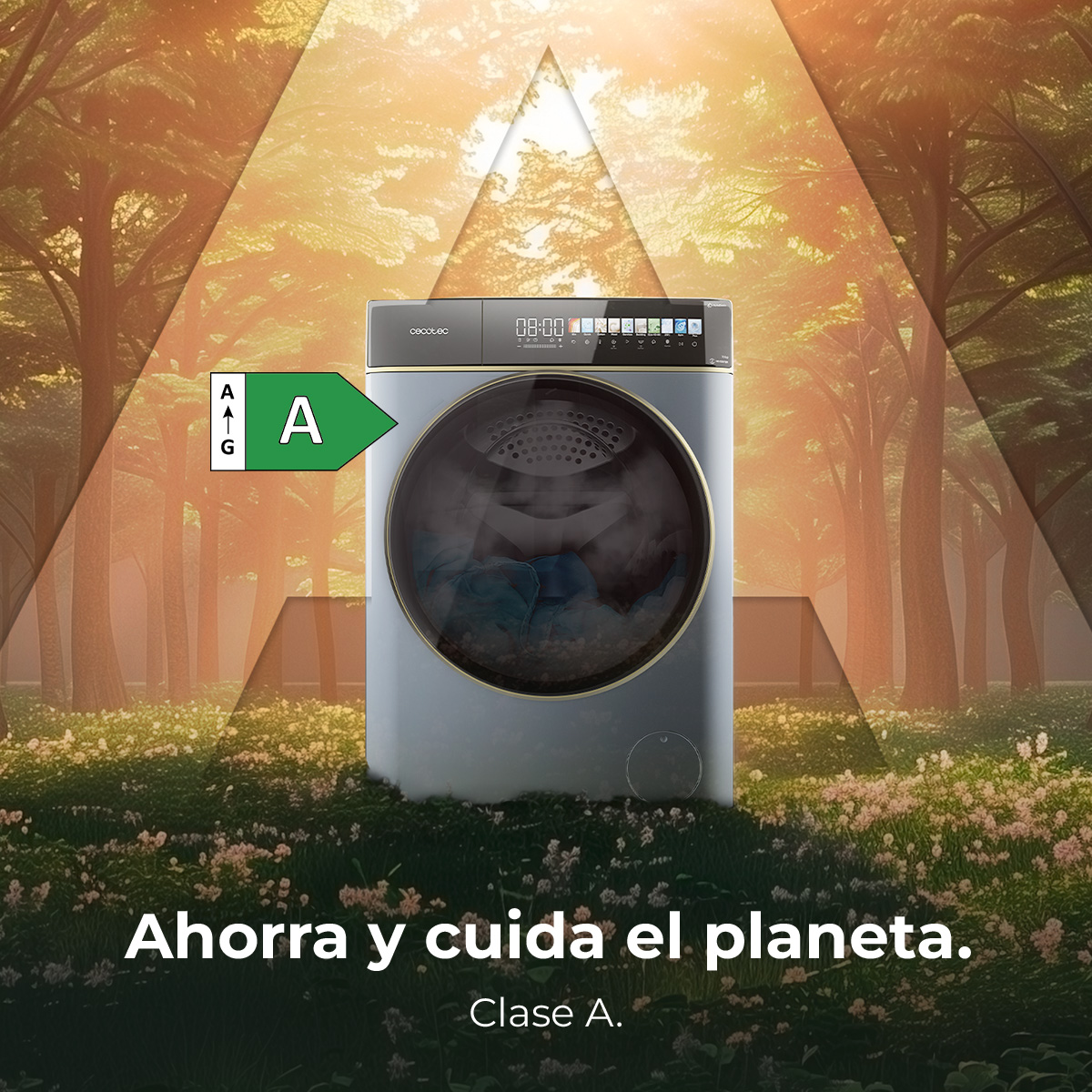 Una lavatrice in un ambiente forestale con un'etichetta verde di efficienza energetica. Testo: Risparmia e prenditi cura del pianeta. Classe A.