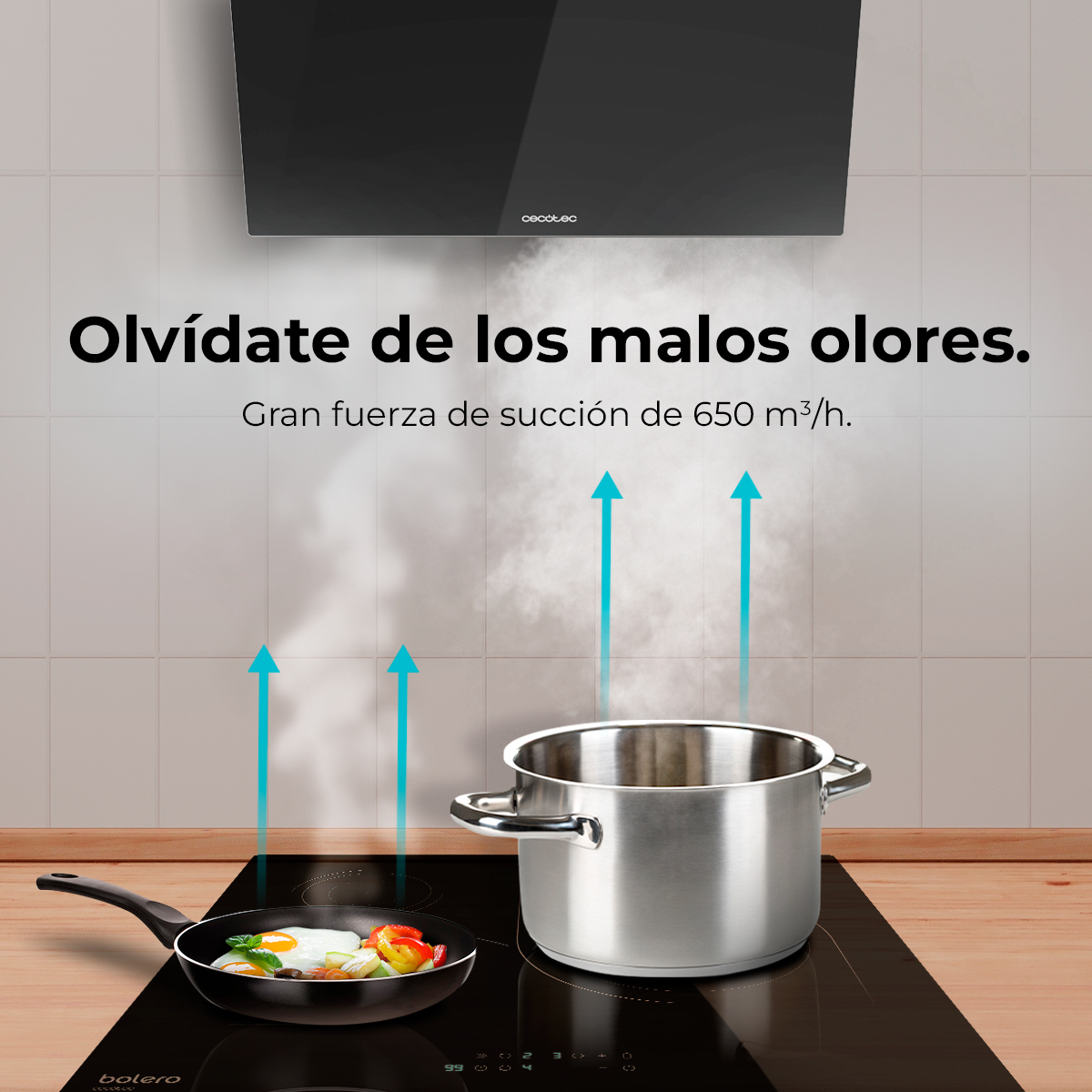 Scena di cucina con padella, pentola e cappa aspirante. Frecce indicano vapore che sale. Testo: 'Dimentica i cattivi odori'.