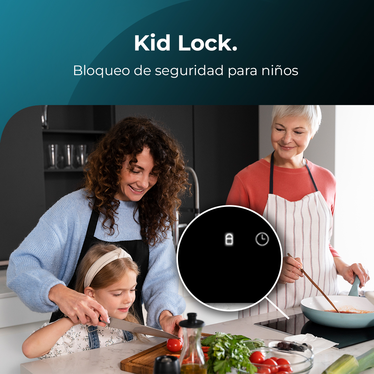 Una donna e una bambina tagliano verdure. Una donna anziana cucina. Cucina con blocco bambini in mostra.