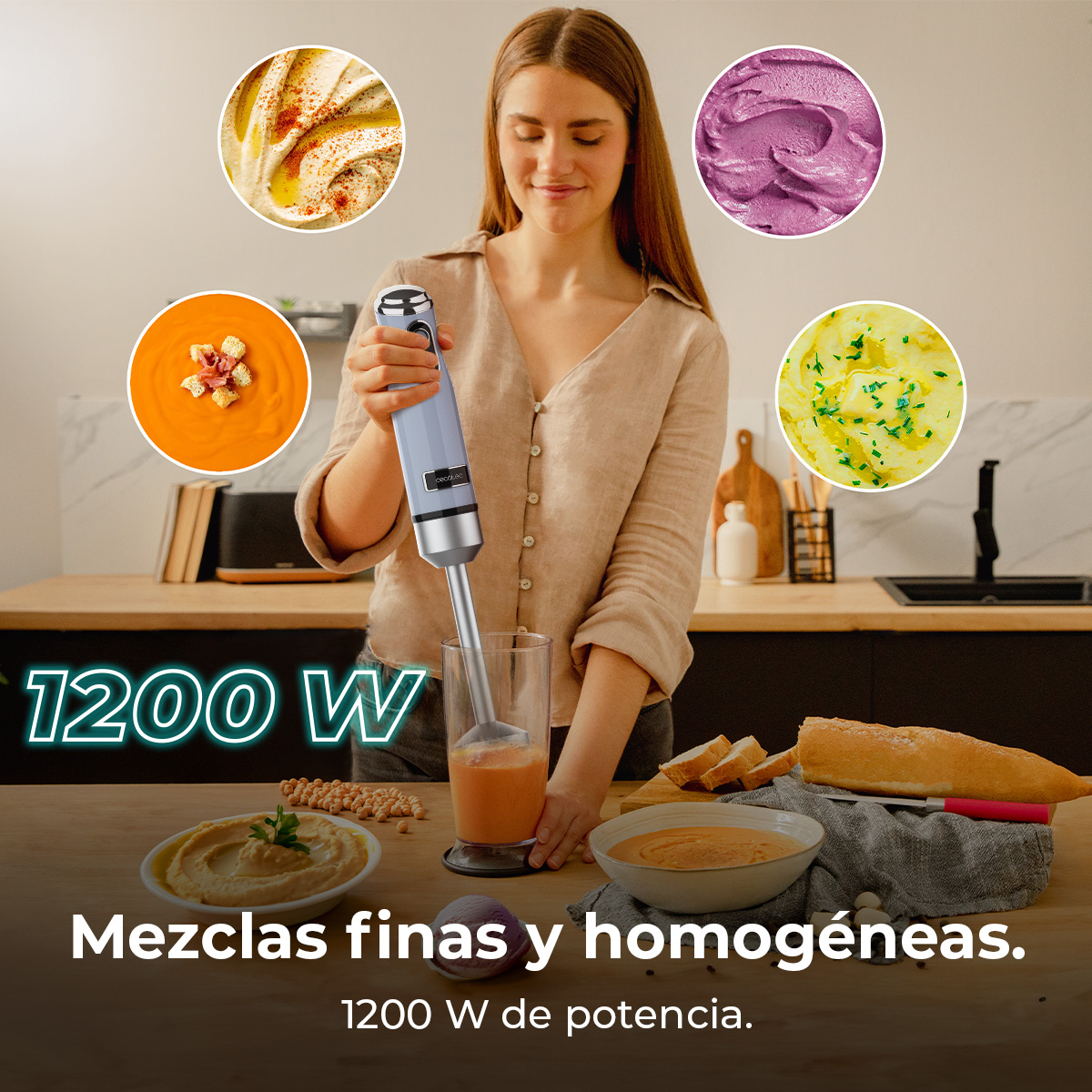 Donna usa un frullatore, circondata da campioni di cibo. Testi: 1200 W, Miscele fini e omogenee, 1200 W di potenza.