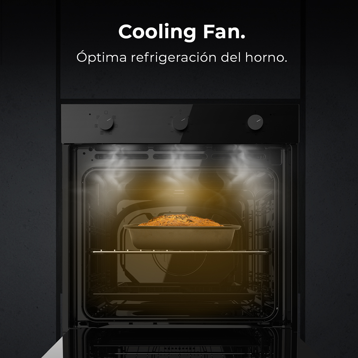 Un horno con un pastel dentro. La puerta del horno está abierta. Texto: Ventilador de refrigeración. Refrigeración óptima del horno.