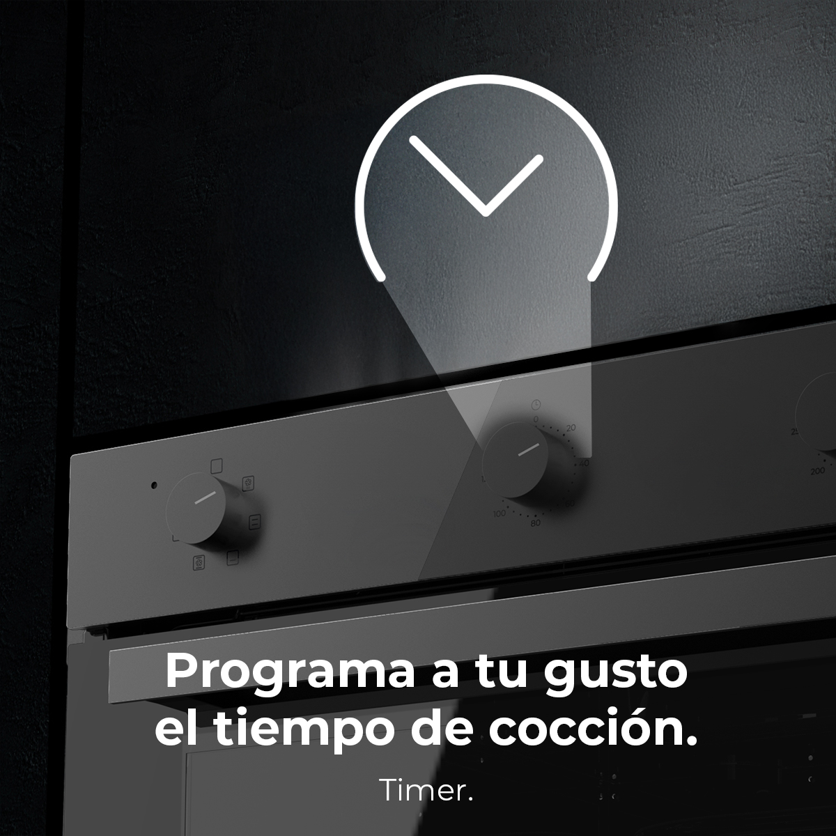 Detalle del horno con icono de reloj, texto del temporizador y mandos. Diseño negro con texto blanco, indicando la función de temporizador.