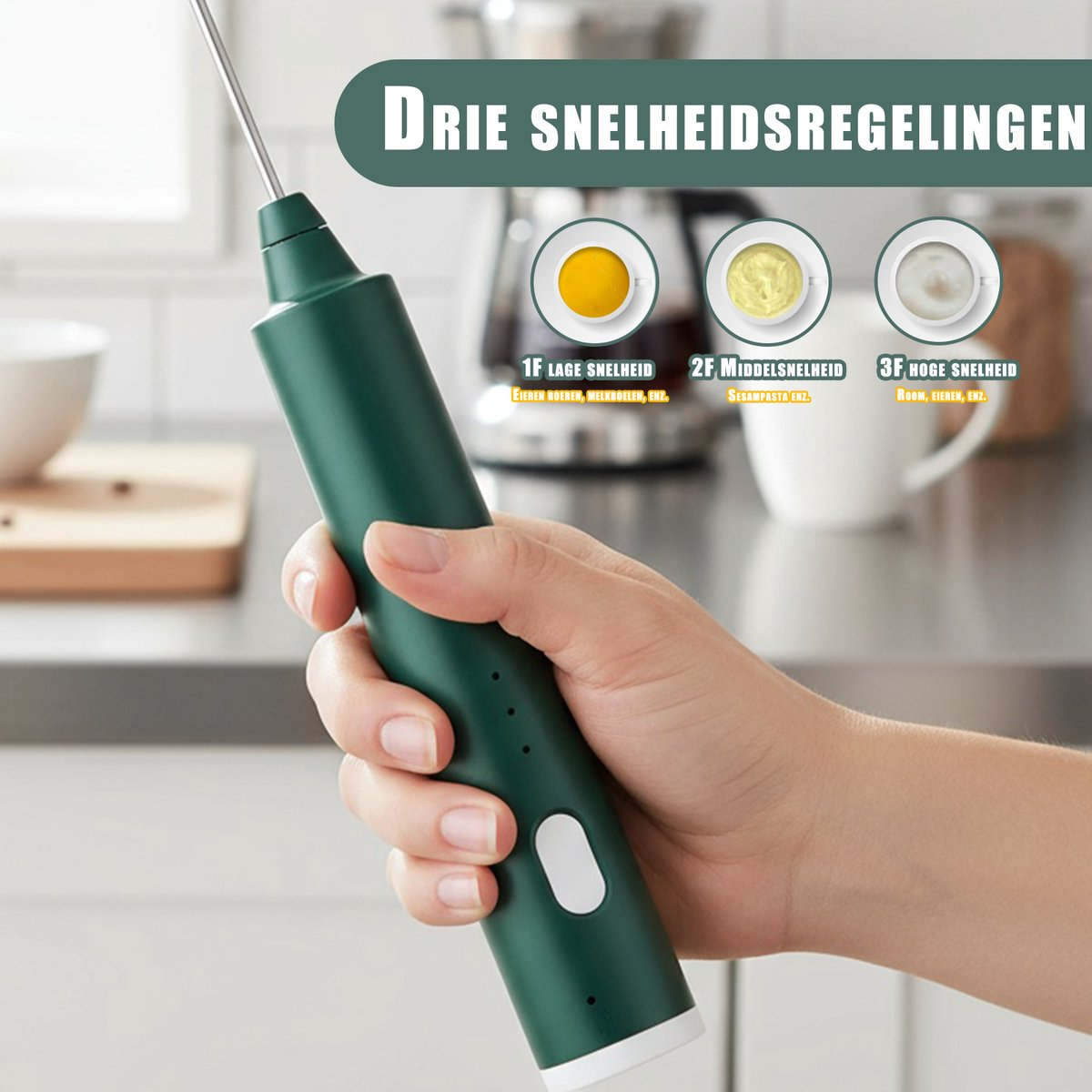 Eine Hand hält einen grünen Aufschäumer. Abbildungen zeigen die Konsistenz von Ei, Sesampaste und Sahne. Text: 'Drei Geschwindigkeitseinstellungen'.