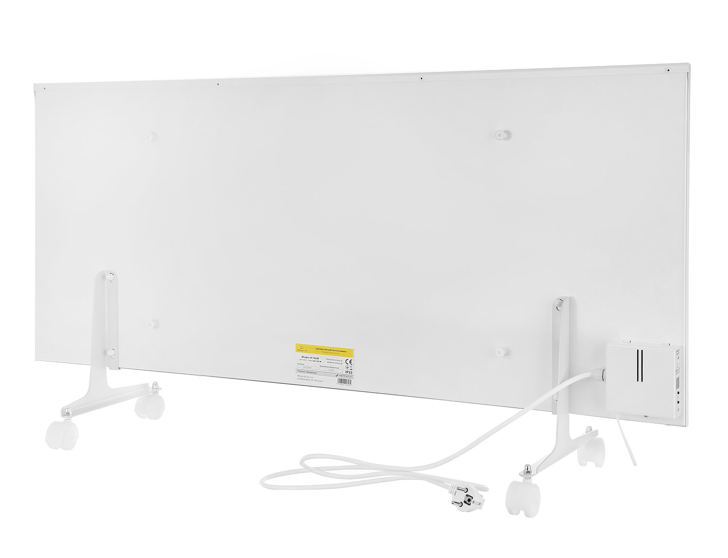 Biały grzejnik panelowy z dwoma stojakami i kółkami, przewodem zasilającym i białą skrzynką sterowniczą. Tło jest białe.