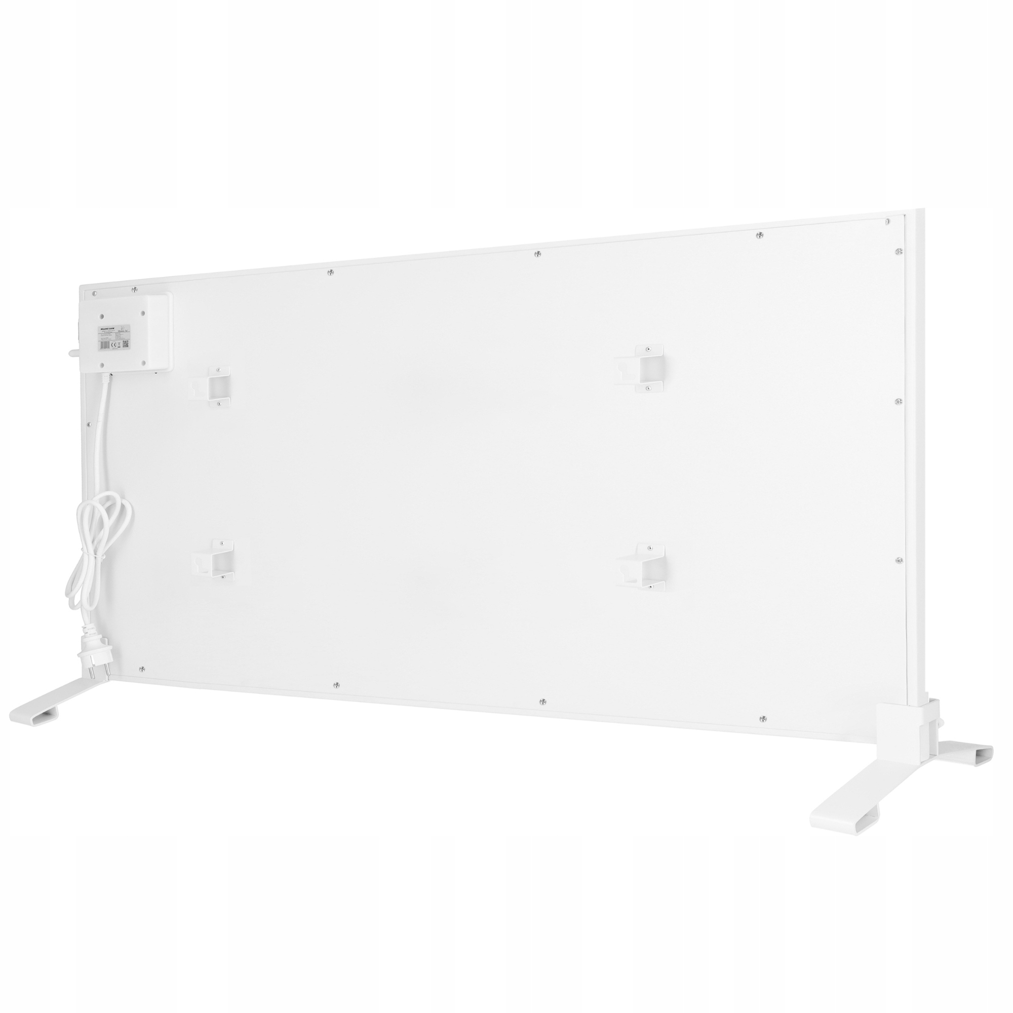 Biały grzejnik elektryczny na białym tle, z kablem zasilającym i stojakiem. Jest prostokątny.