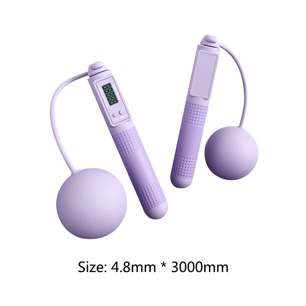 Zwei lila Springseile auf weißem Hintergrund. Jedes hat einen Griff und einen Ball. Die Griffe haben digitale Anzeigen. Größe: 4,8 mm * 3000 mm.
