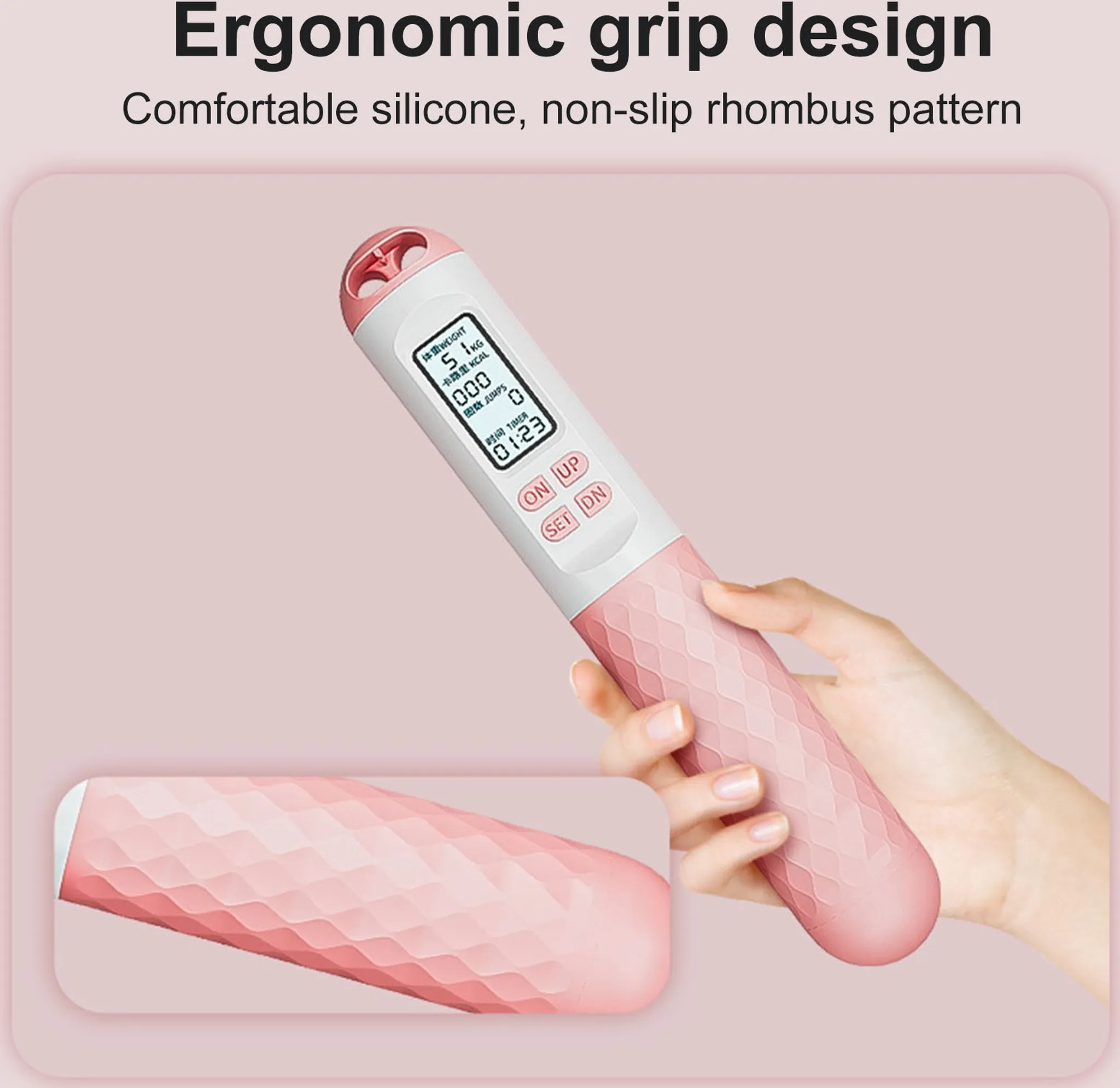 Ein rosa-weißes Springseil wird in einer Hand gehalten. Es hat ein digitales Display und einen Griff mit Rhombusmuster.