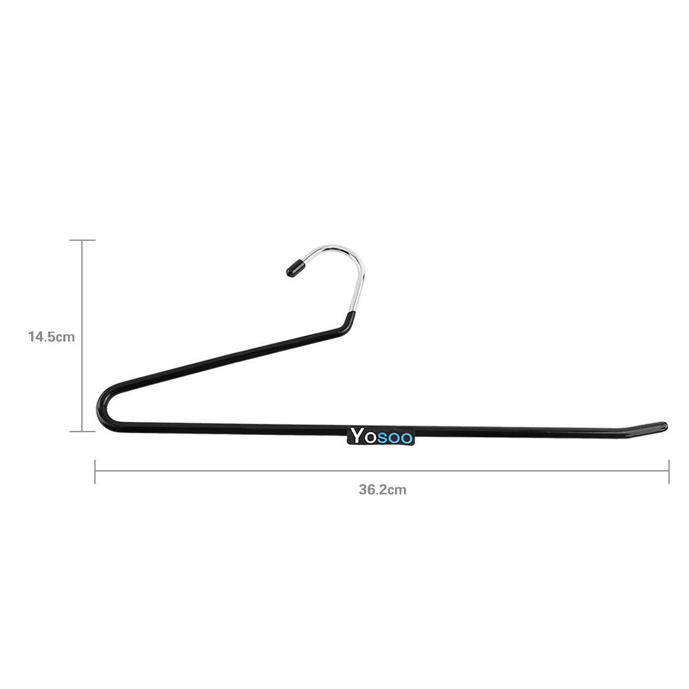 Ein schwarzer Metallkleiderbügel mit silbernem Haken. Maße sind 14,5 cm und 36,2 cm. Der Markenname ist Yosoo.