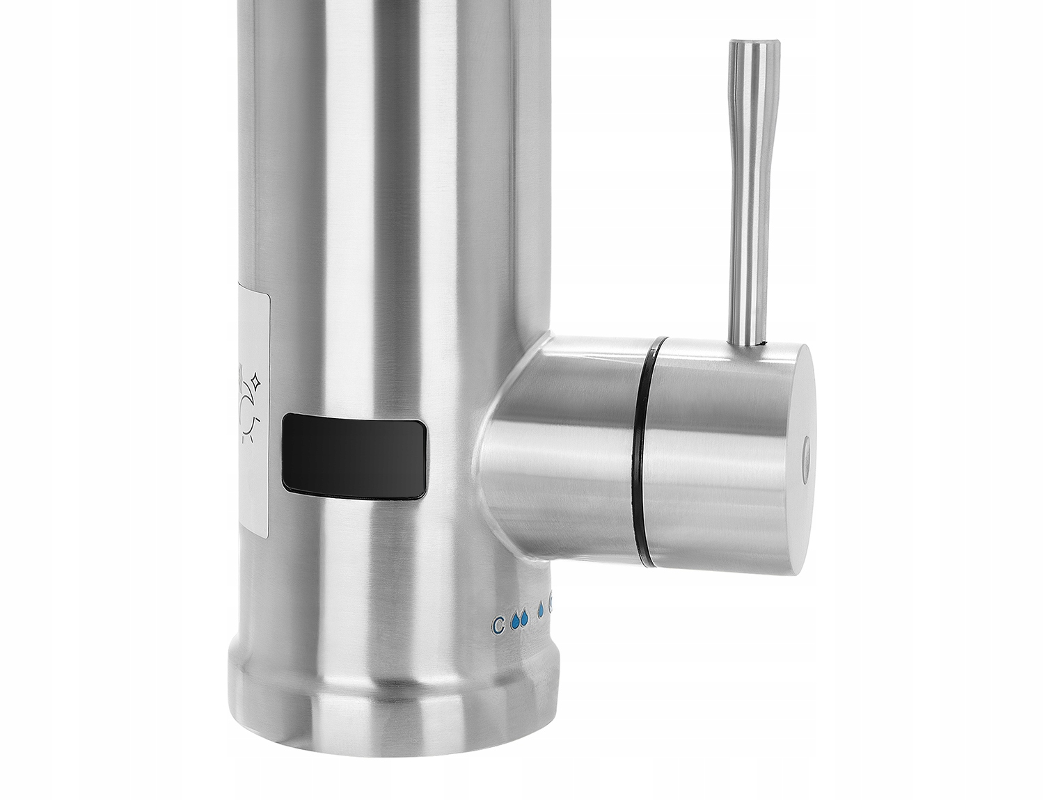 Zbliżenie szczotkowanej stalowej baterii. Ma dźwignię i mały wyświetlacz cyfrowy. Obecne są wskaźniki temperatury wody.