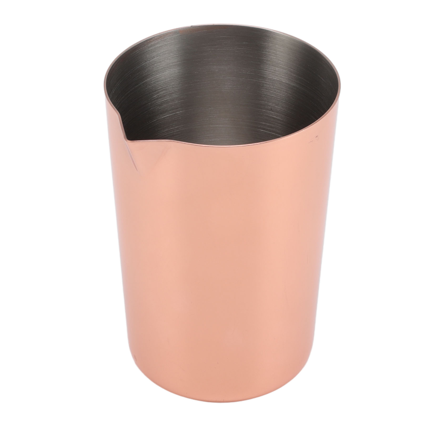 Ein kupferfarbener Cocktail-Shaker-Becher mit Ausguss. Der Innenraum ist ein dunkleres, metallisches Grau.