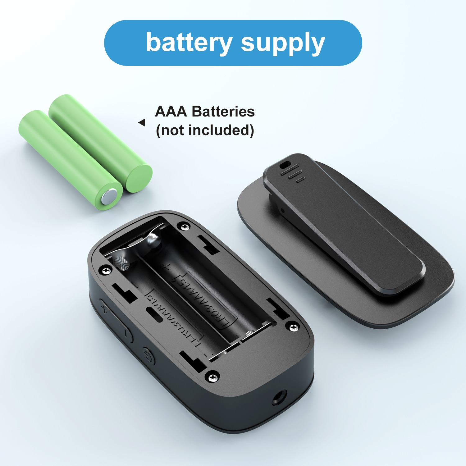 Das Bild zeigt ein schwarzes Batteriefach, zwei grüne AAA-Batterien und einen schwarzen Clip. Text sagt 'Batterieversorgung' und 'AAA-Batterien (nicht enthalten)'.
