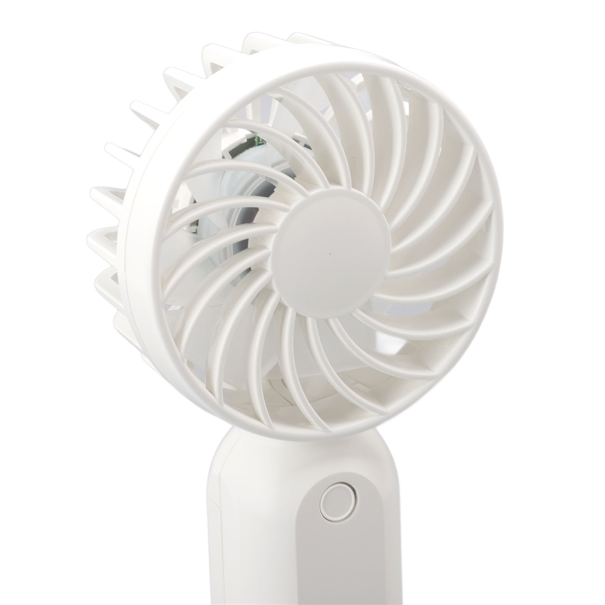 Ein weißer Handventilator mit rundem Kopf und Griff. Der Ventilator hat einen Knopf am Griff und ein kreisförmiges Lüfterrad.