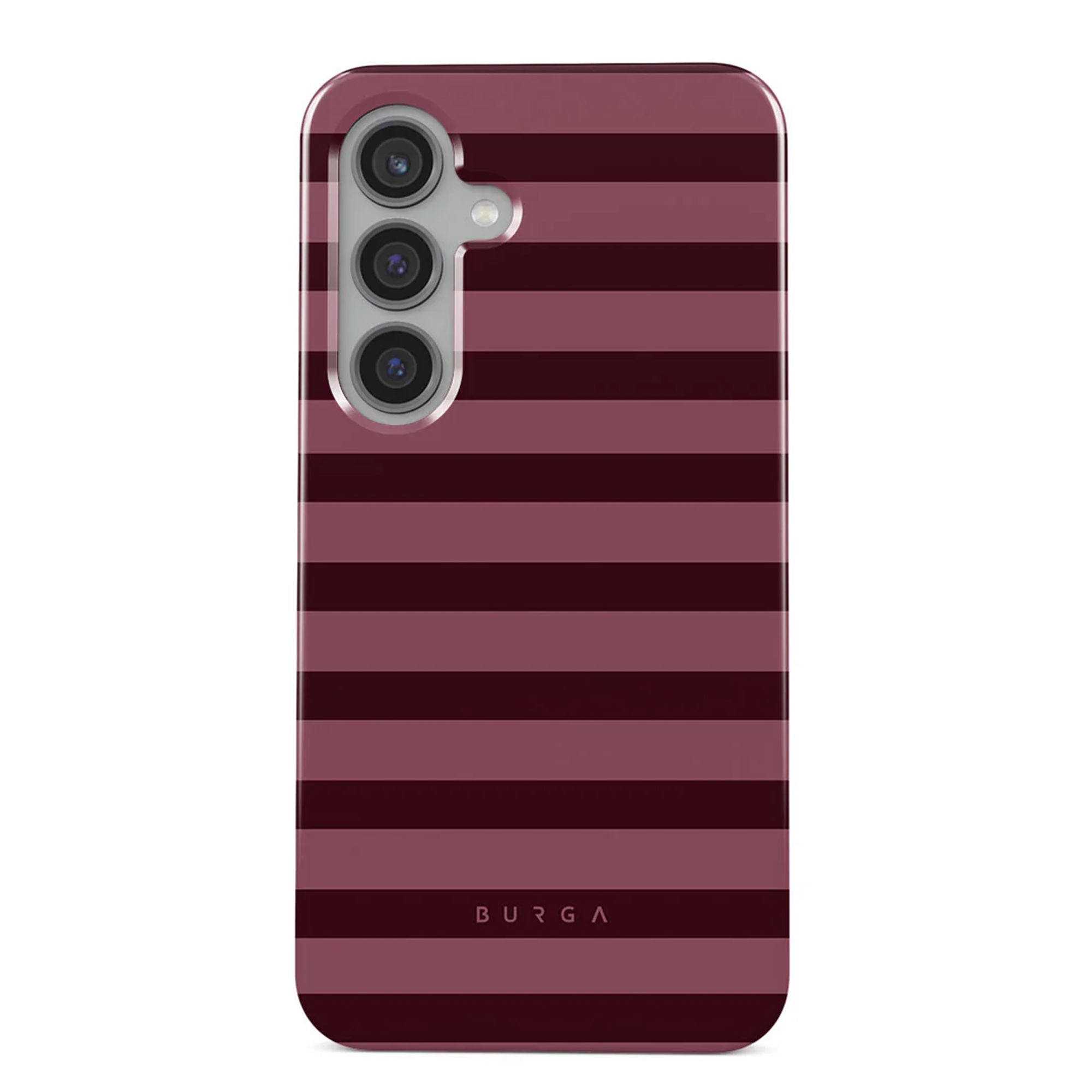 Une coque de téléphone à rayures horizontales bordeaux et bordeaux foncé. Elle a trois lentilles de caméra. La marque, BURGA, est en bas.