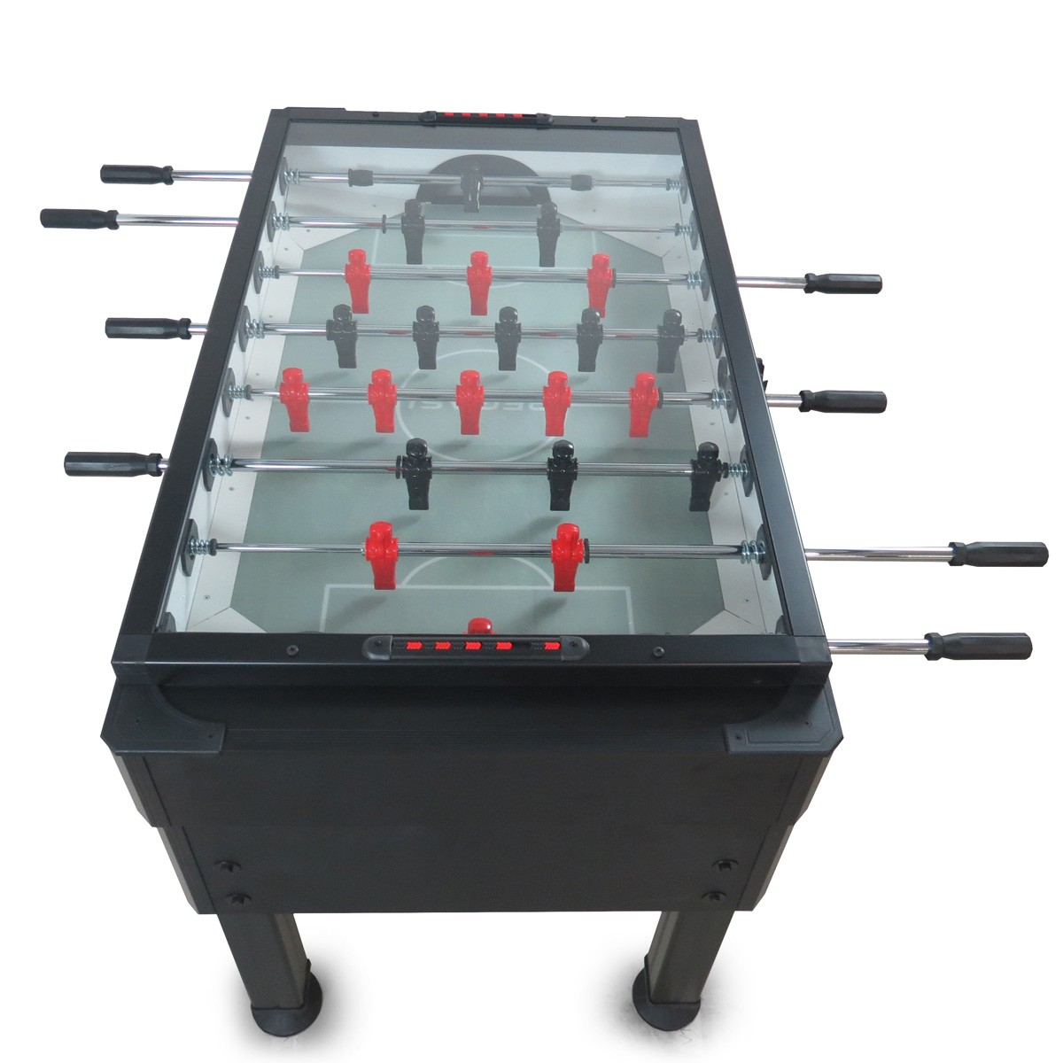 Een tafelvoetbaltafel met rode en zwarte spelers. De tafel is zwart met een glazen bovenkant. De achtergrond is wit.