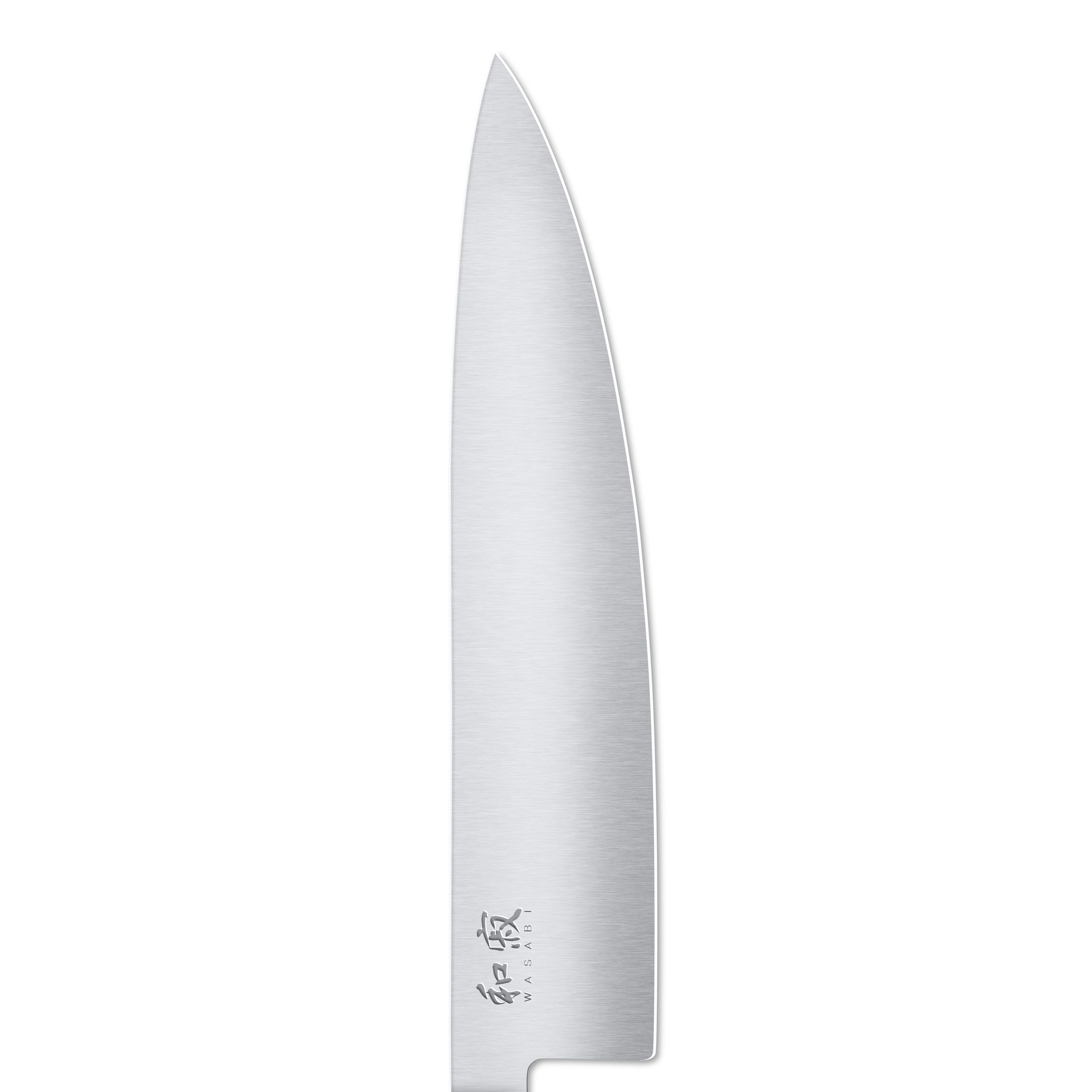 Nahaufnahme eines silbernen Kochmessers vor weißem Hintergrund. Die Klinge ist lang und scharf, mit einem japanischen Zeichen.
