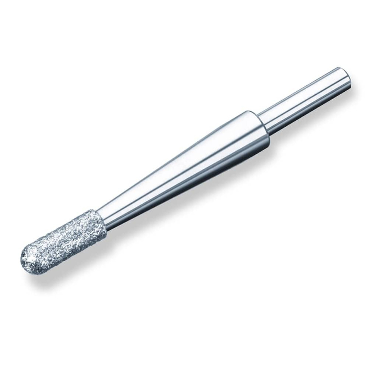 Un foret métallique avec une tige cylindrique et une tête diamantée, inclinée sur fond blanc.