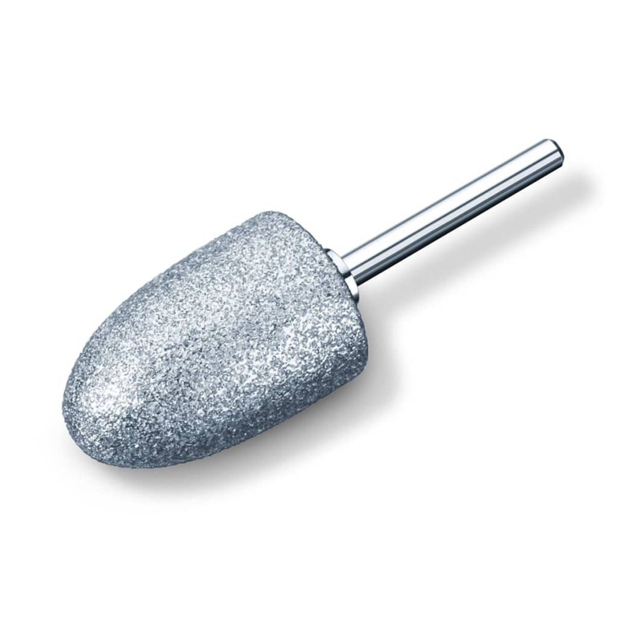 Une fraise grise en forme de cône avec une tige métallique argentée, sur fond blanc. Elle sert aux soins des ongles et a une surface texturée.