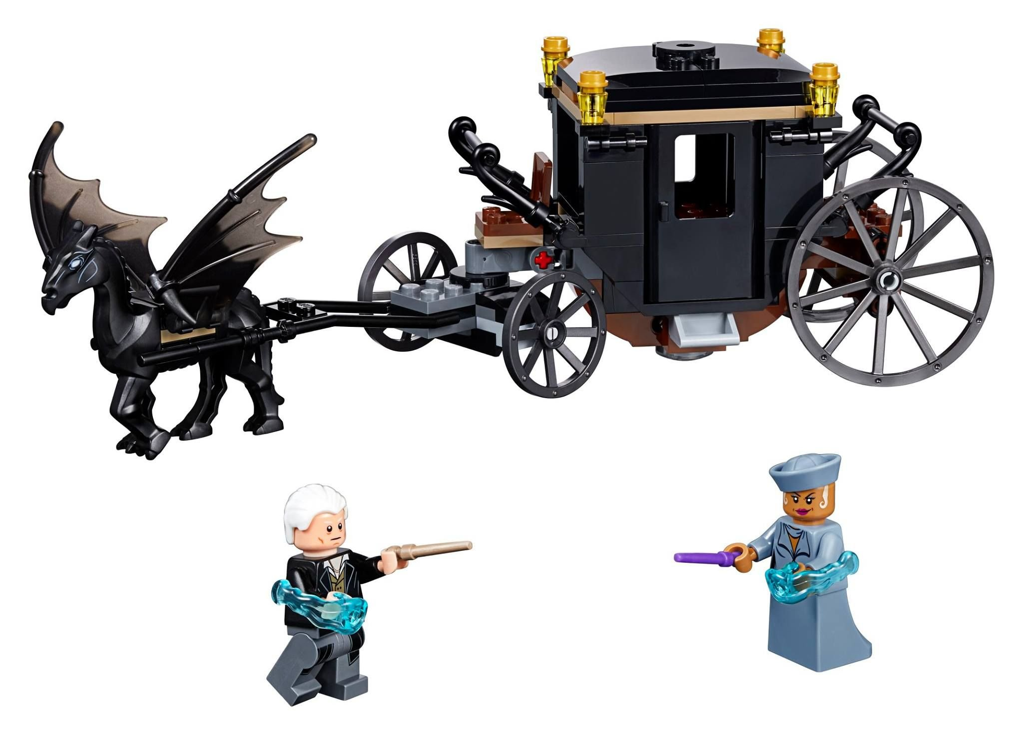 Ein Lego-Set mit einer schwarzen Kutsche, die von einem geflügelten Pferd gezogen wird, und zwei Minifiguren, eine mit einem Zauberstab.