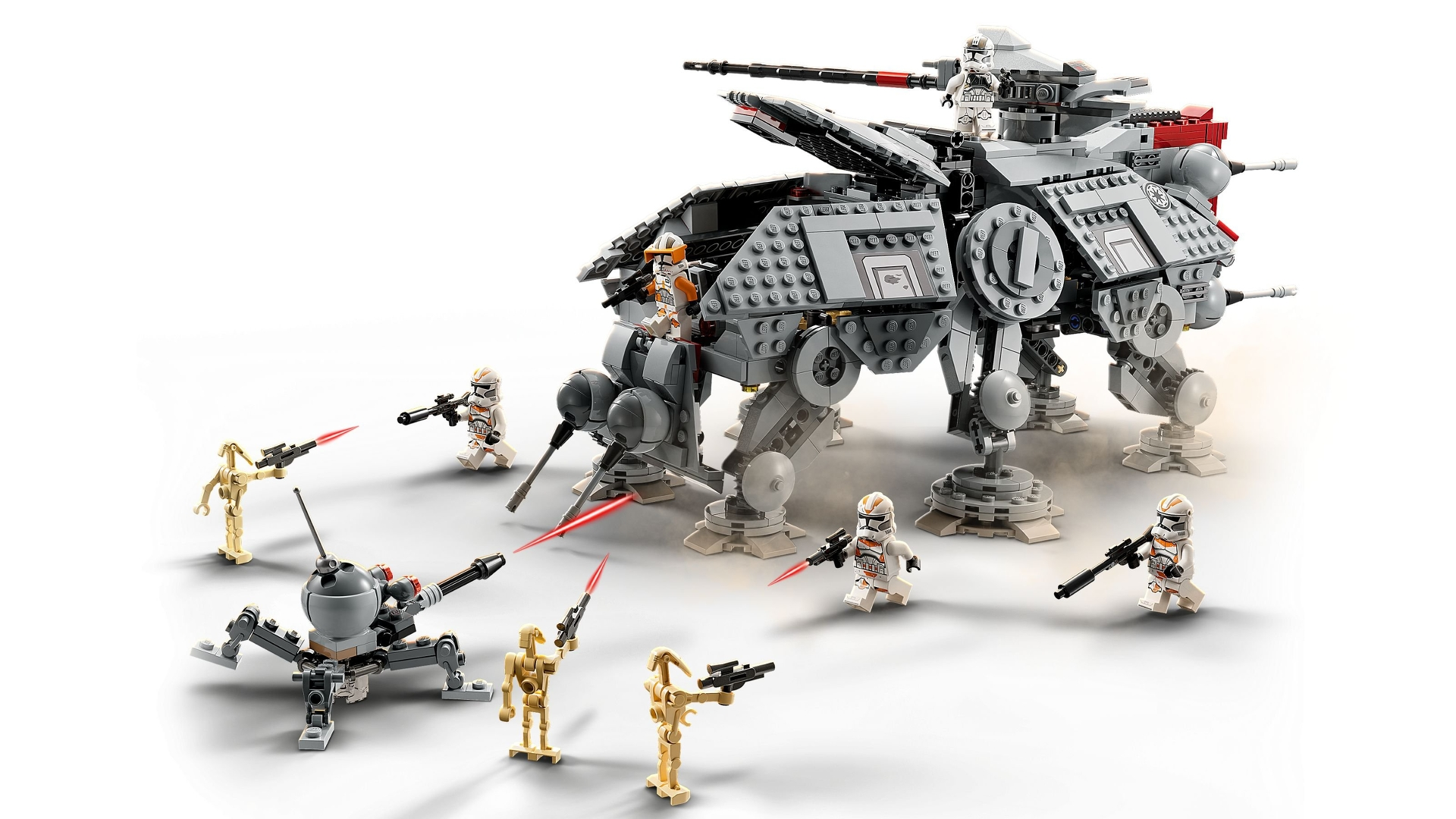 Lego Star Wars Set. Enthält einen großen AT-TE-Walker, mehrere Klon-Truppler, Kampfdroiden und einen Spinnendroiden auf weißem Untergrund.