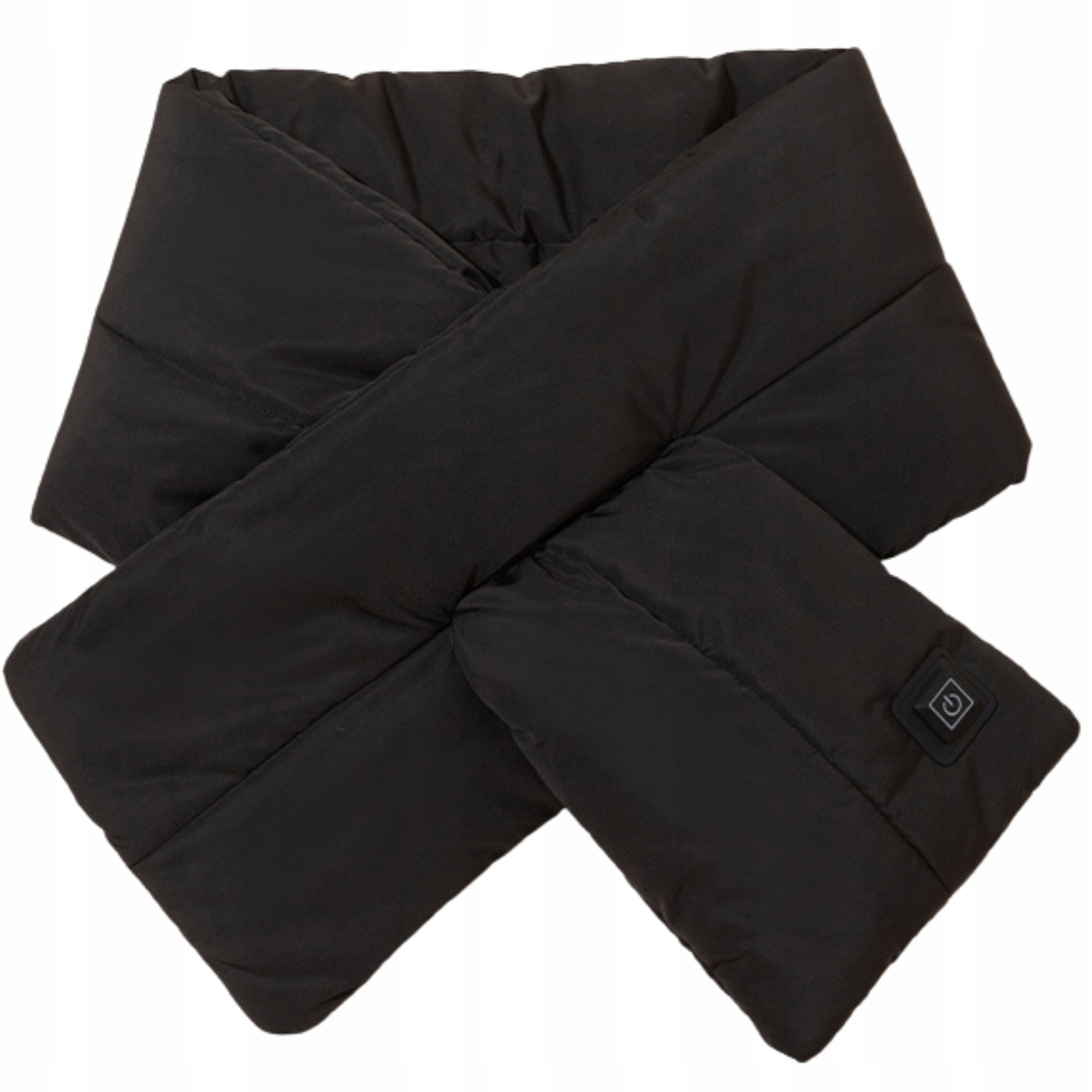 Czarny podgrzewany szalik. Ma przycisk zasilania z boku. Szalik jest złożony na białym tle.