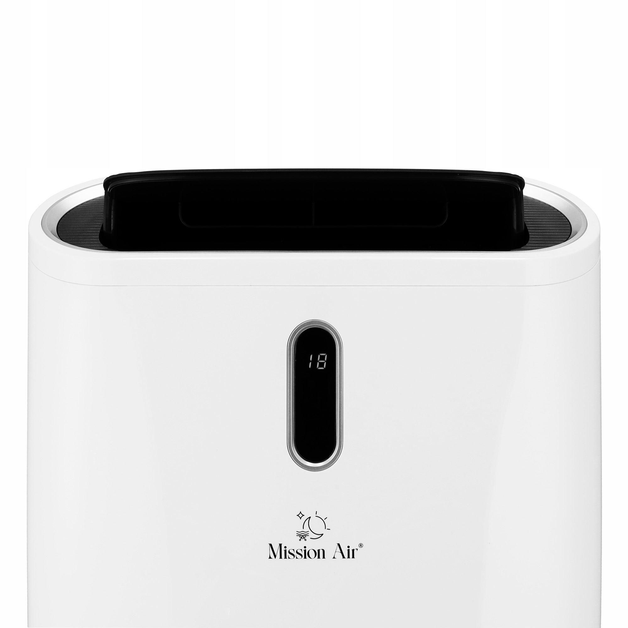 Biały oczyszczacz powietrza z czarną górą. Posiada wyświetlacz z napisem '18' i logo 'Mission Air'.