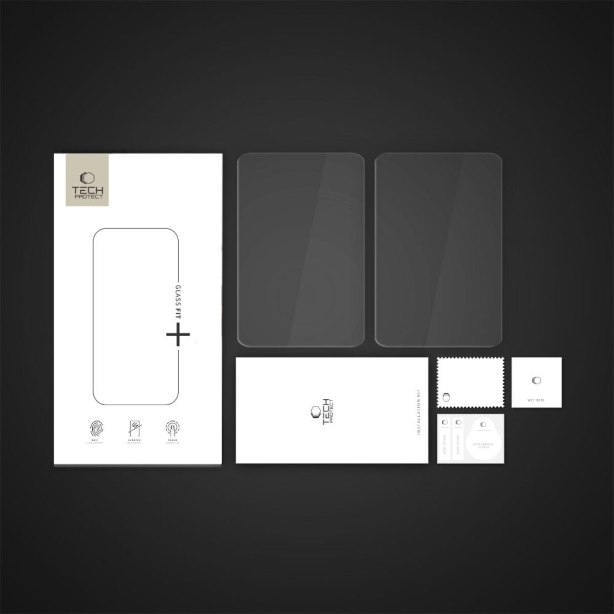 Un kit vetro Tech Protect con due protezioni schermo, un kit di pulizia e una guida all'installazione su sfondo scuro.