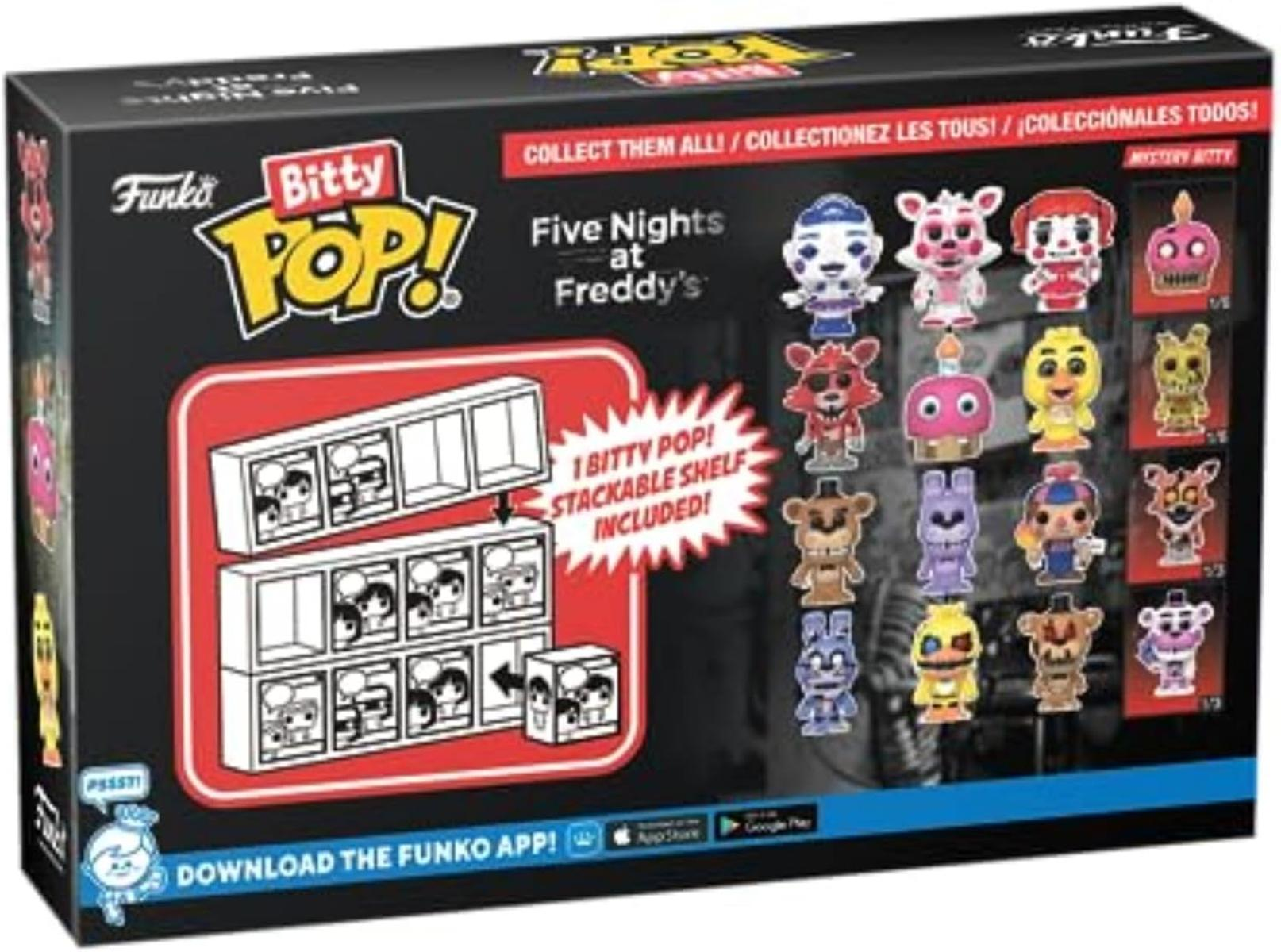 Una scatola Funko Bitty Pop per Five Nights at Freddy's. Mostra varie statuette di personaggi e un'esposizione a scaffale. Lo sfondo è nero.
