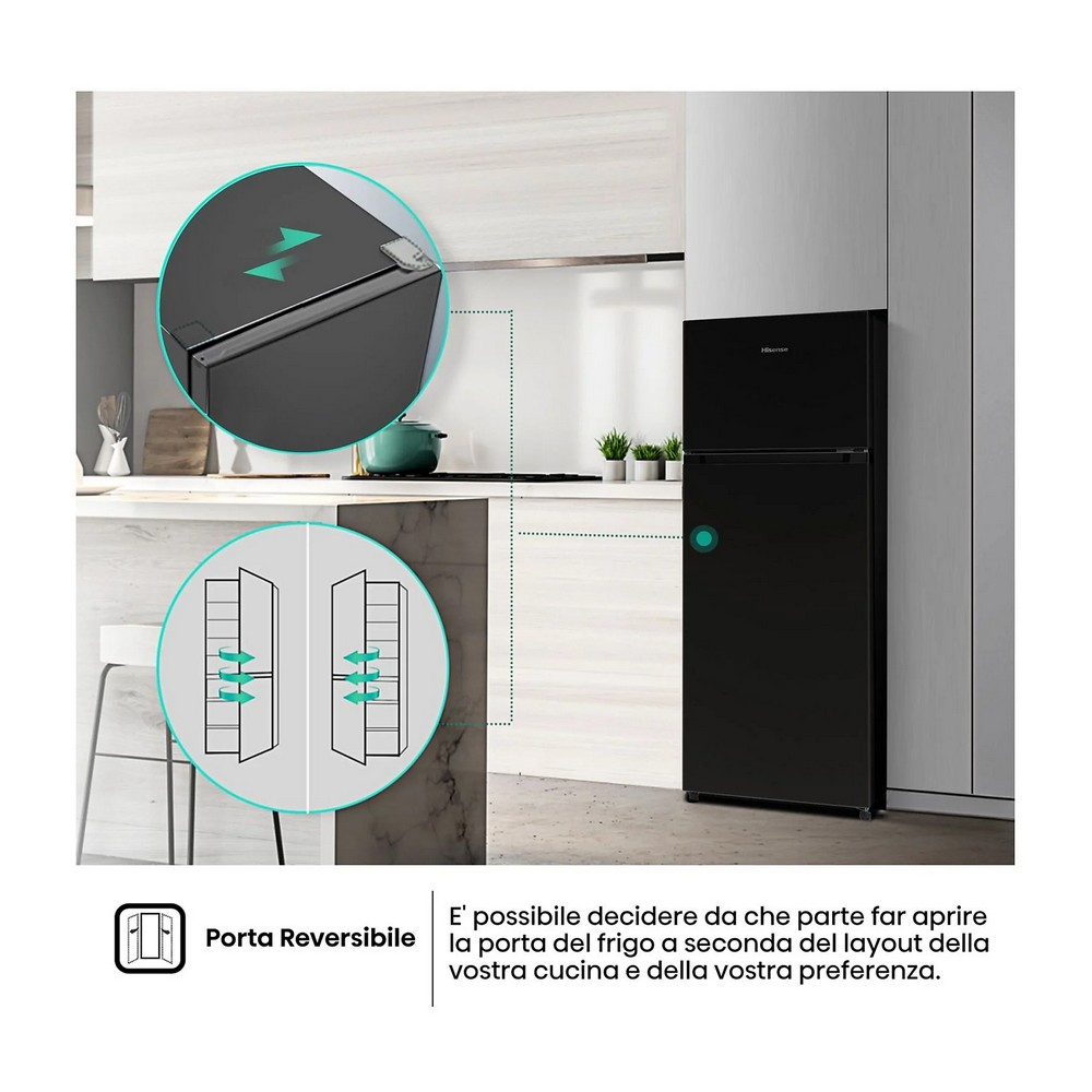 Frigorifero Hisense nero. I diagrammi mostrano la funzione della porta reversibile. Ambiente cucina con mobili e bancone bianchi.