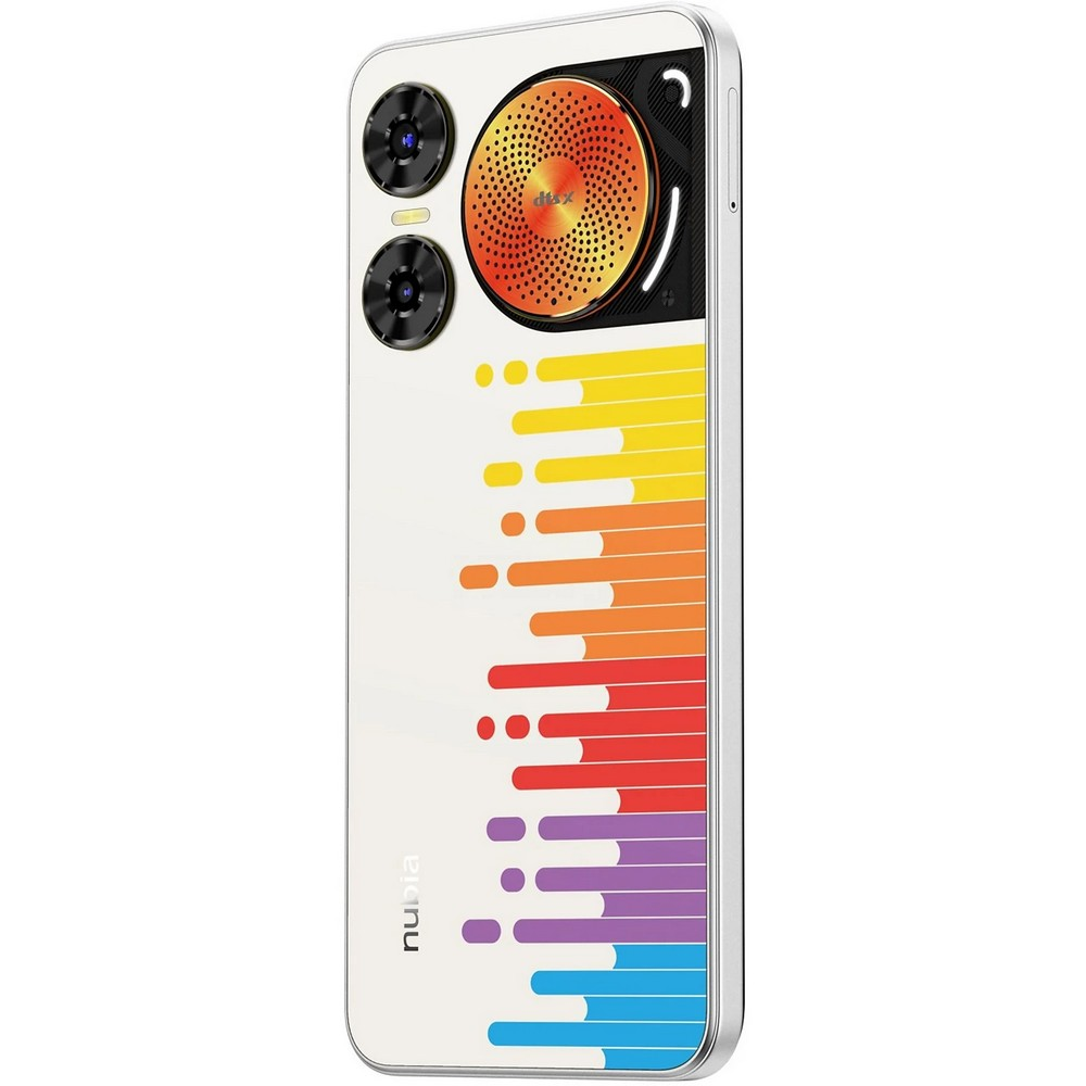 Smartphone bianco con design a tema musicale. Grafica a altoparlante, barre colorate e gruppo fotocamere.