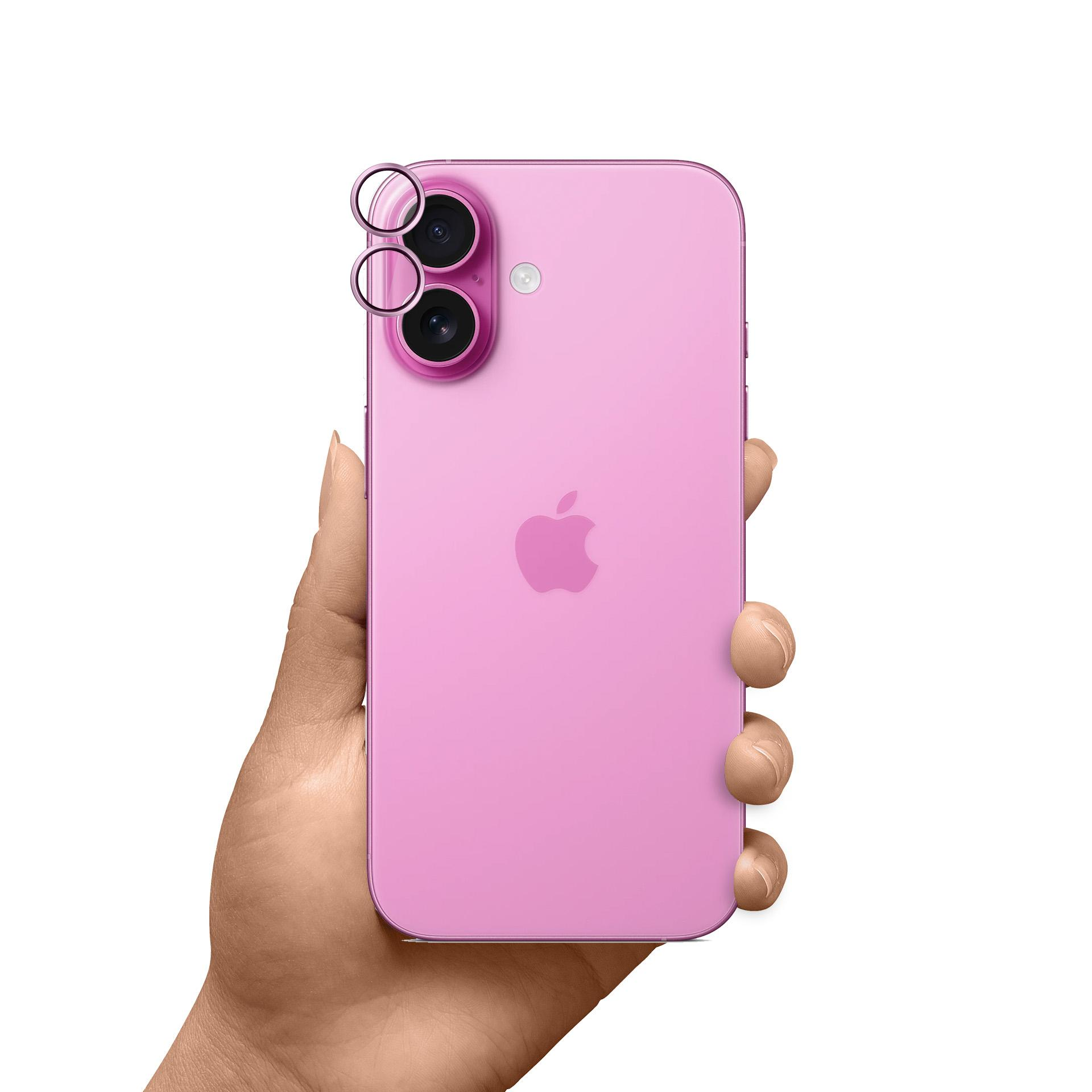 Różowy iPhone trzymany w dłoni. Ma trzy obiektywy aparatu. Logo Apple jest z tyłu. Tło jest białe.