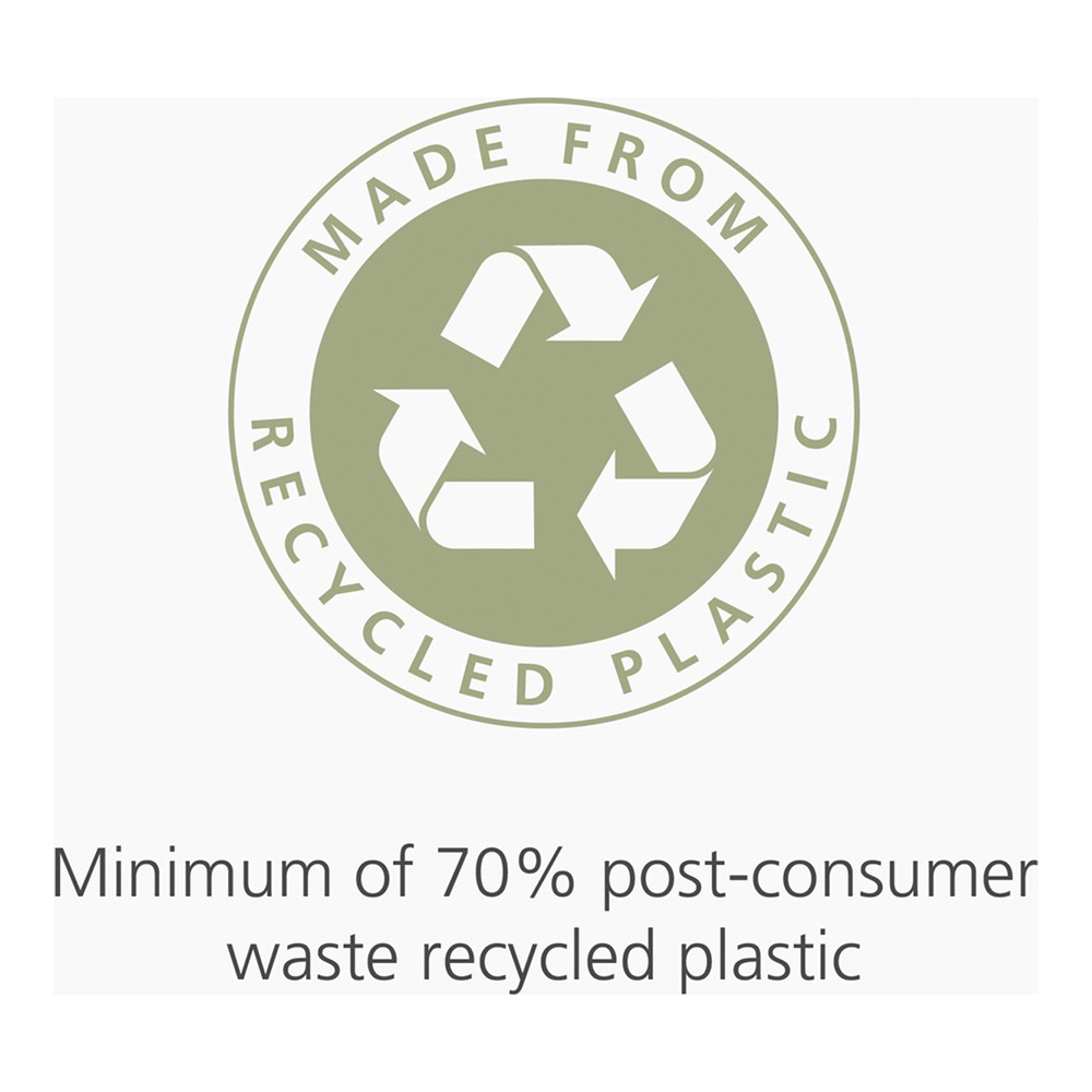 Un símbolo de reciclaje en un círculo con el texto 'Made from Recycled Plastic'. Debajo está el texto: 'Minimum of 70% post-consumer waste recycled plastic'.