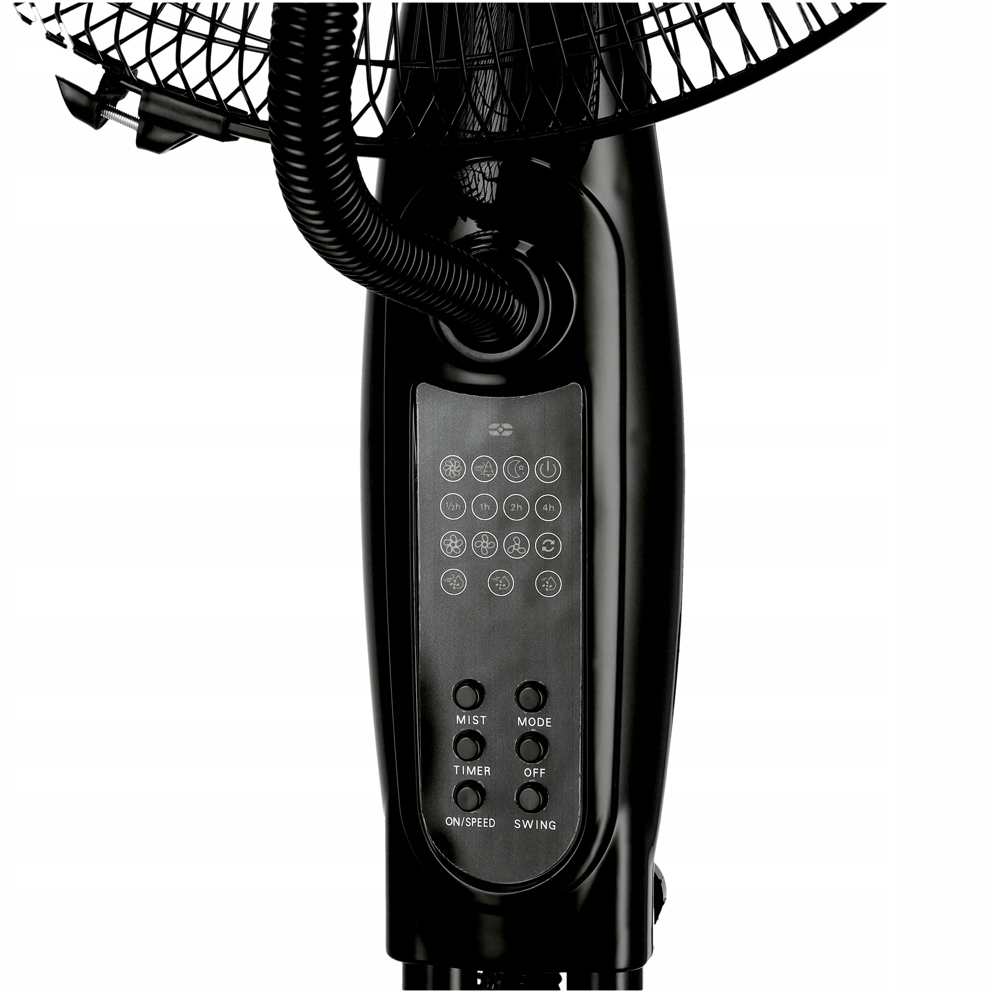 Zbliżenie czarnego wentylatora stojącego. Posiada panel sterowania z przyciskami do mgły, timera i prędkości.