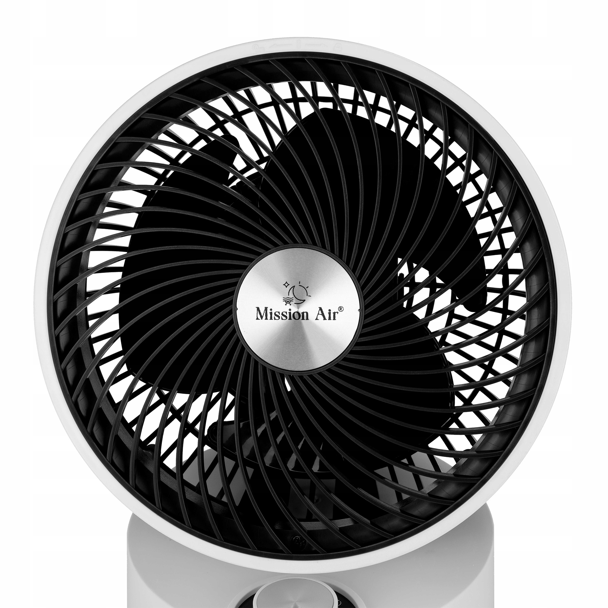 Biało-czarny wentylator marki Mission Air. Wentylator ma okrągłą konstrukcję z kratką ochronną.