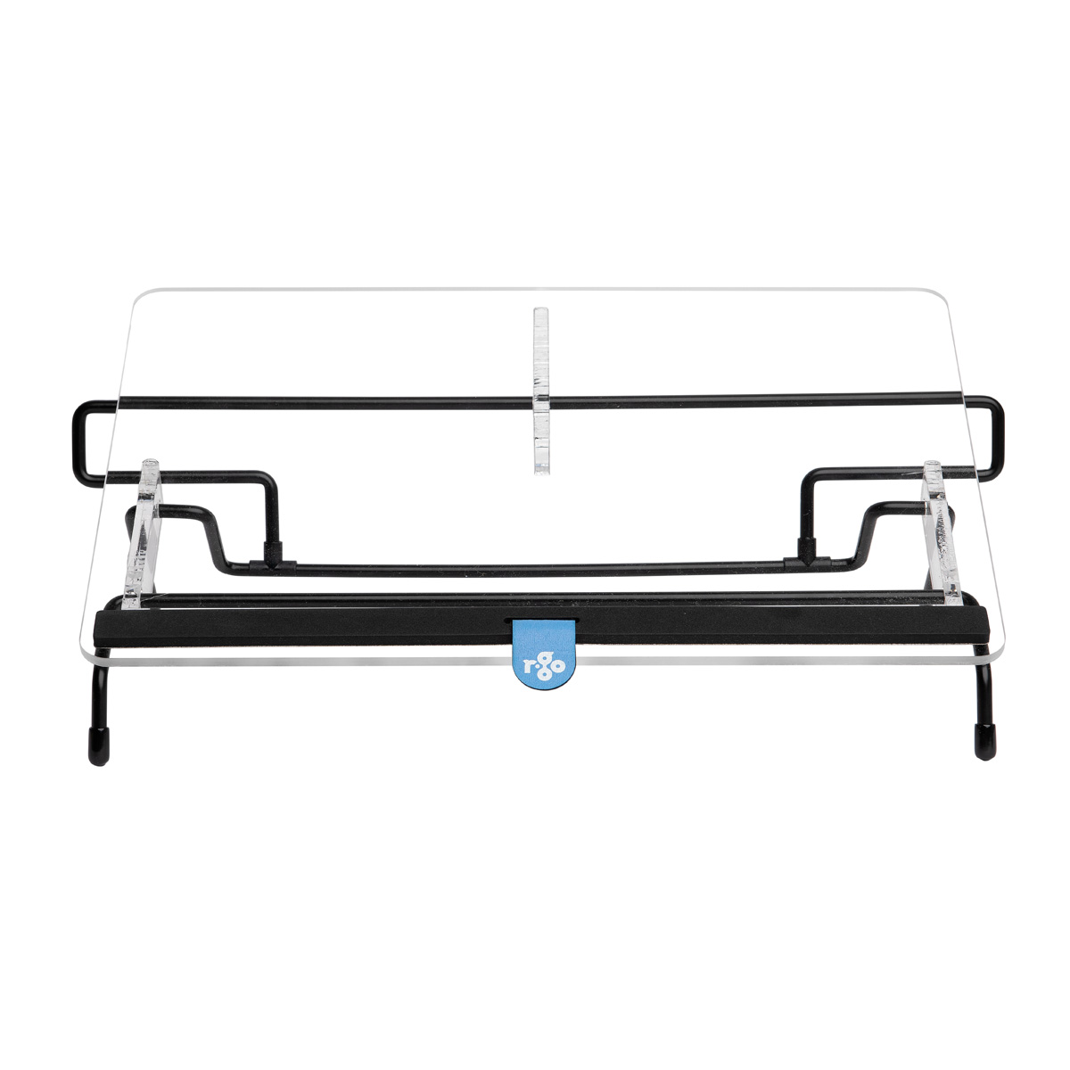 Een heldere, schuine bureaustandaard met zwart metalen frame en steunen. Een blauw label is zichtbaar aan de voorkant.