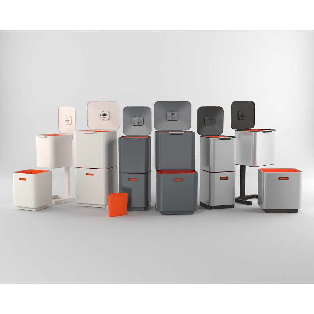Vari bidoni quadrati con interni e coperchi arancioni. Diversi colori includono bianco, grigio e nero. Alcuni sono impilati.
