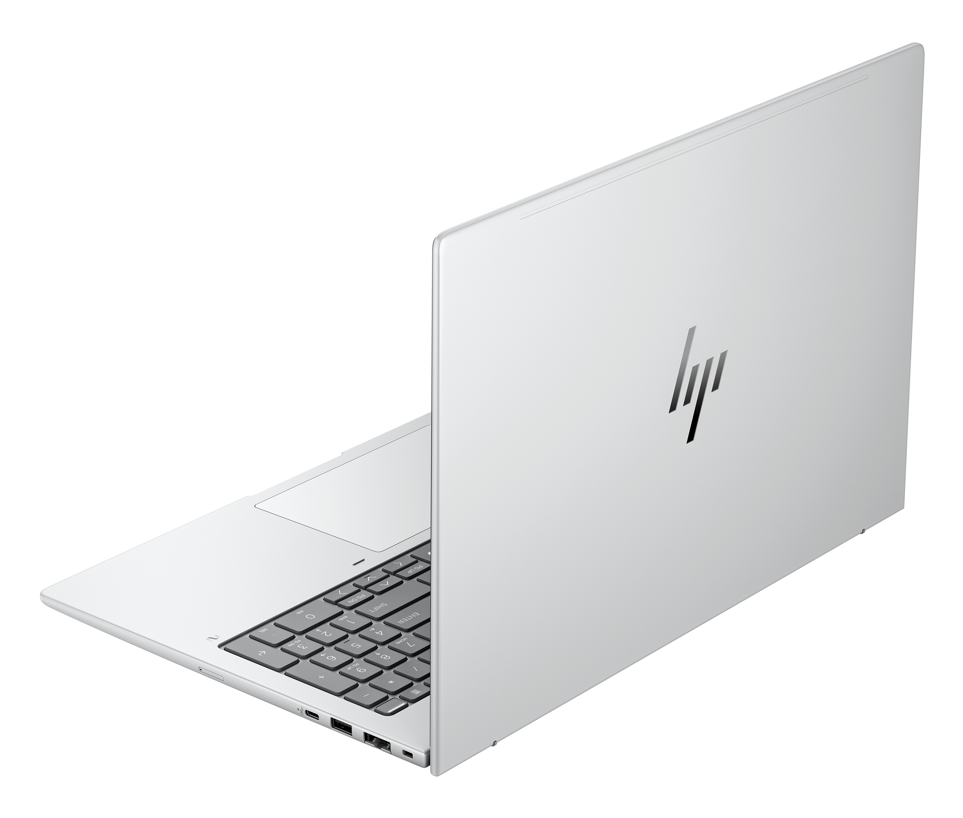 Un laptop argentato è leggermente aperto, mostrando la tastiera. Il logo HP è sul retro. Sfondo bianco.
