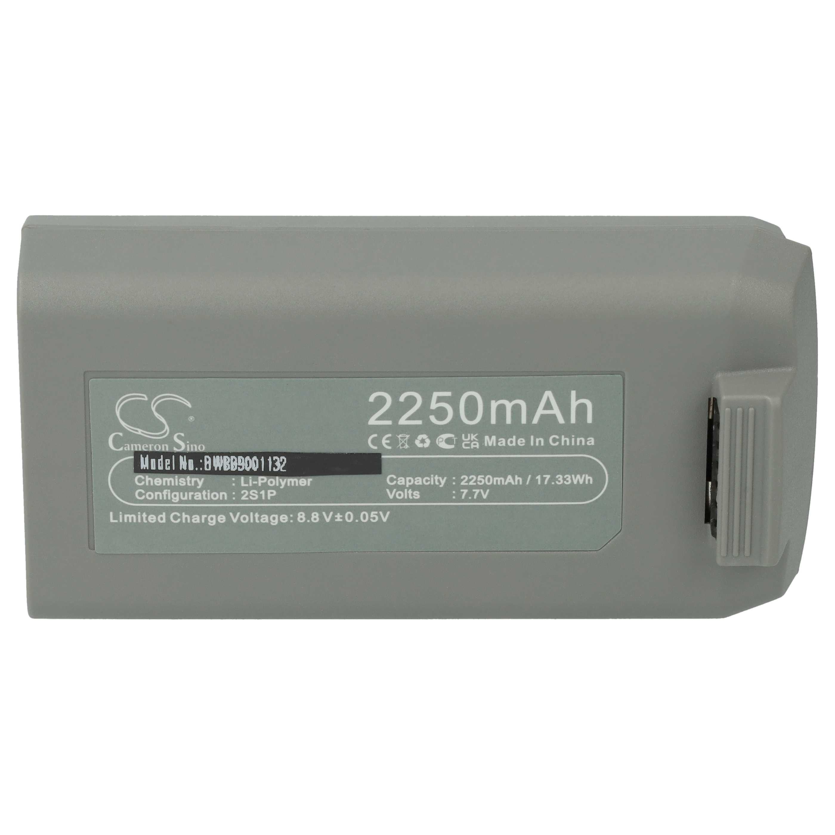 Ein grauer Akku mit Text, darunter 2250mAh und Etiketten. Er hat einen Anschluss an der Seite. Hergestellt in China.