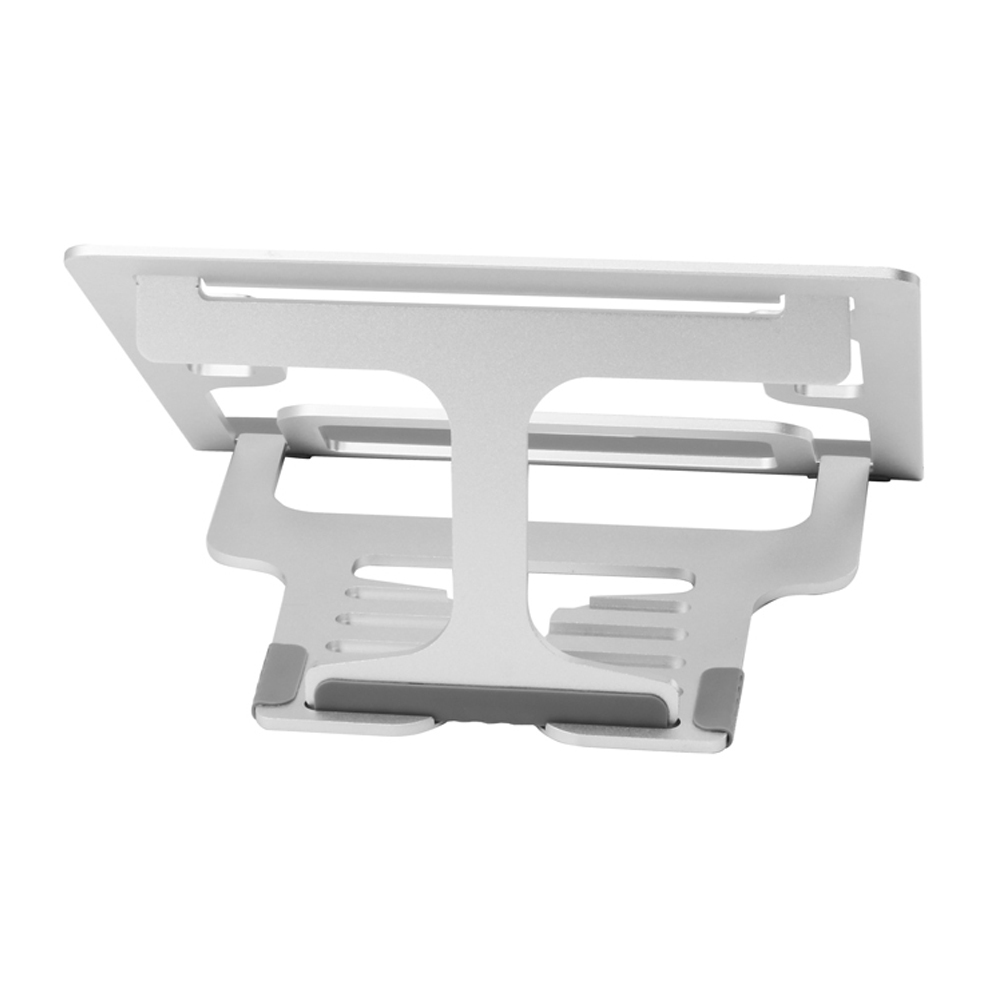 Srebrny stojak na laptopa. Ma platformę, centralną podporę i podstawę z gumowymi podkładkami. Tło jest białe.