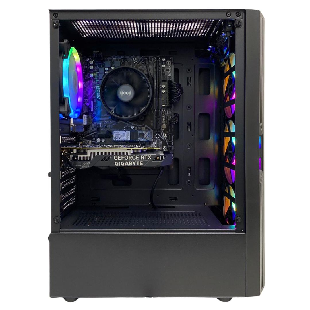 Una carcasa de ordenador abierta. Dentro hay componentes: un enfriador de CPU, una tarjeta gráfica y ventiladores. La iluminación RGB ilumina el interior.