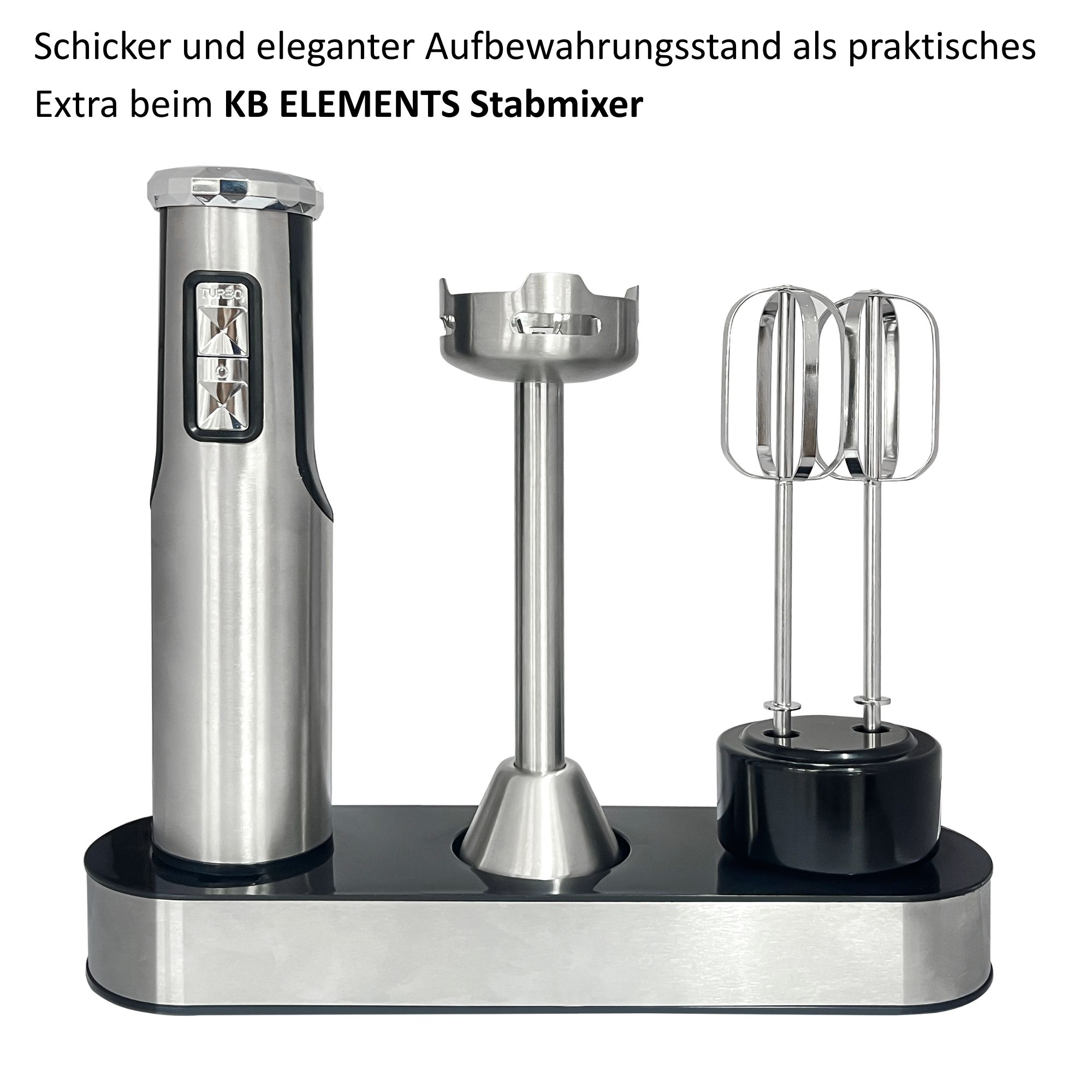 Ein Edelstahl-Handrührgerät mit Aufsätzen auf einem schwarz-silbernen Ständer, weißer Hintergrund.